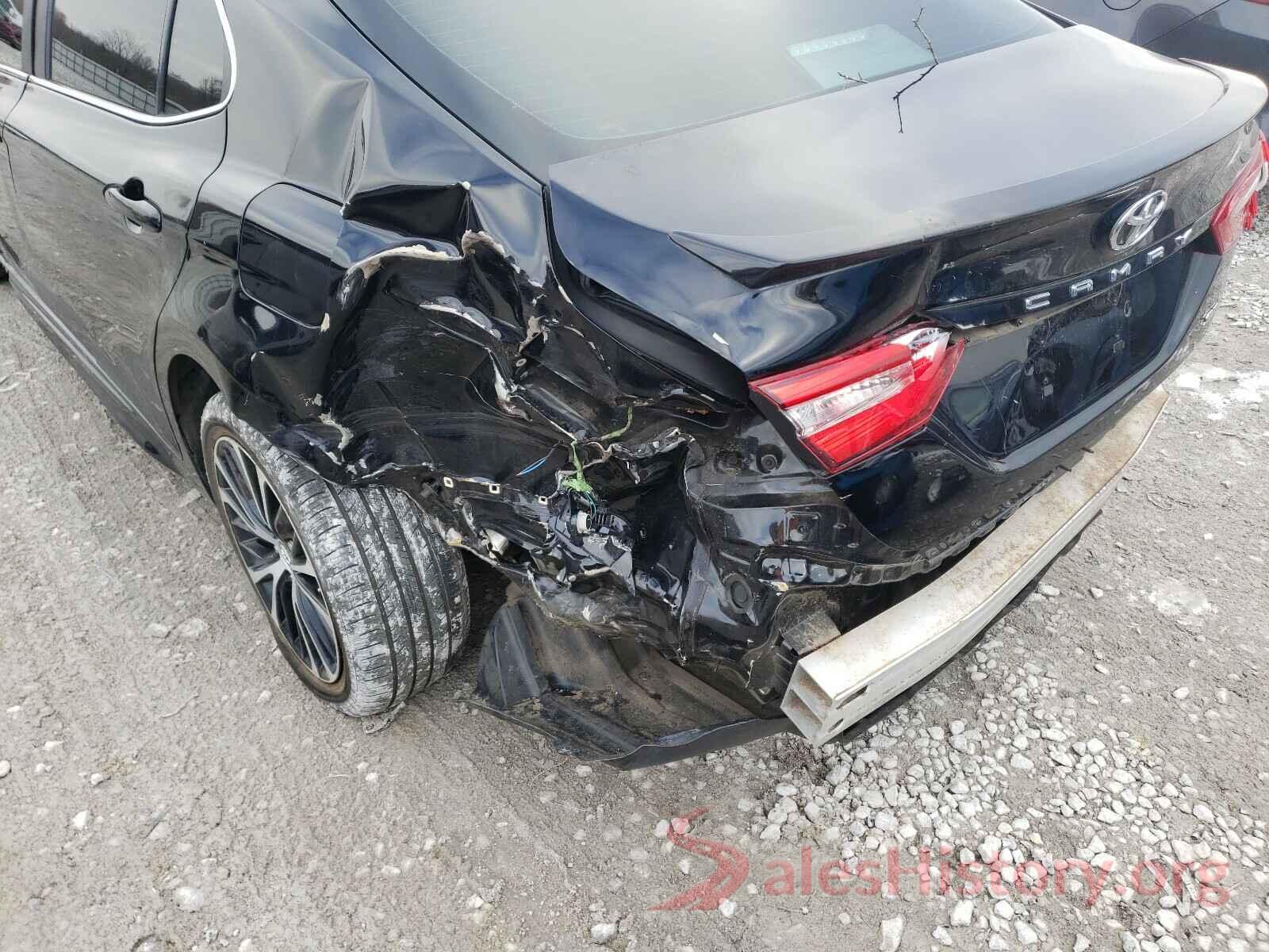 4T1B11HK1JU658868 2018 TOYOTA CAMRY