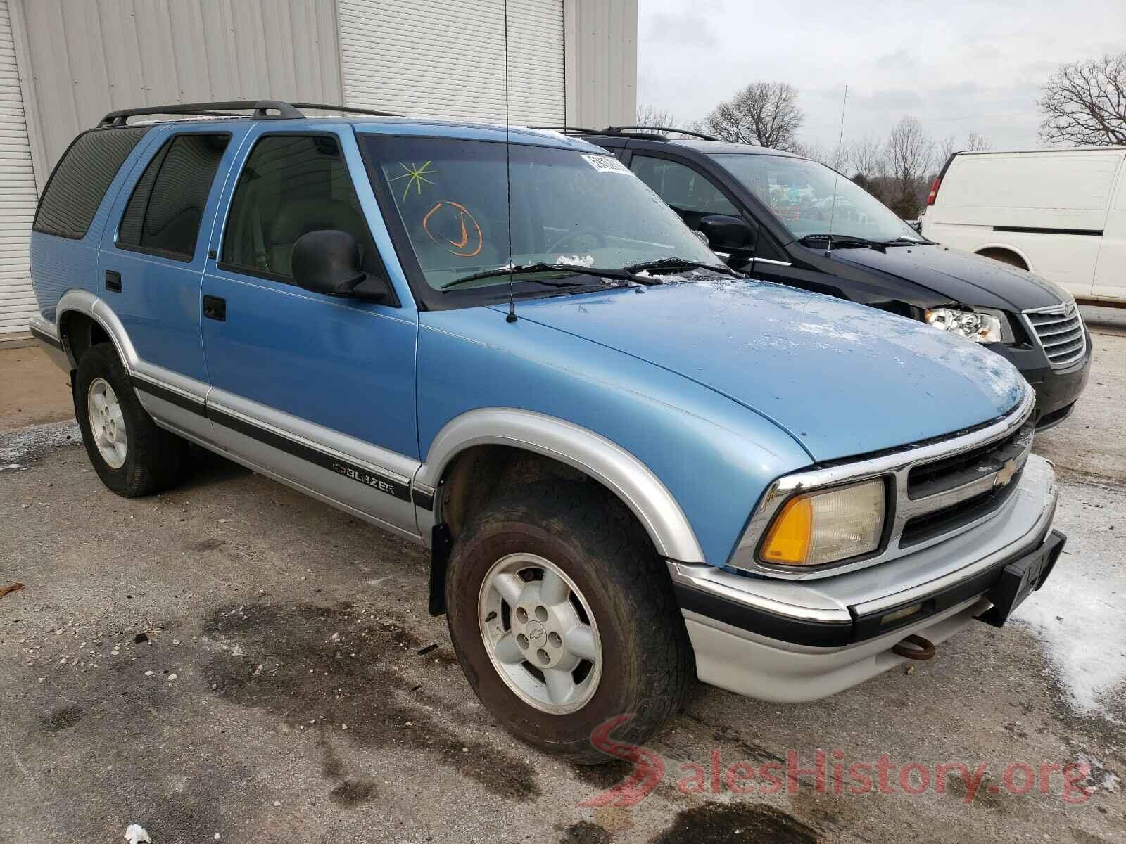 1GNDT13W8V2245193 1997 CHEVROLET BLAZER