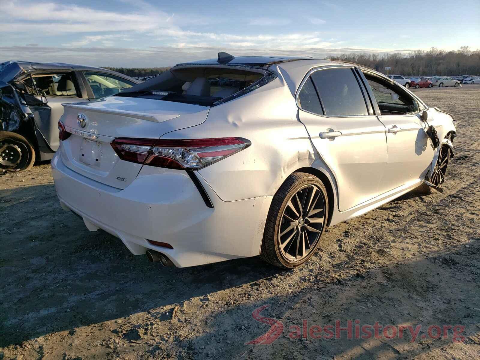 4T1B61HK3JU150824 2018 TOYOTA CAMRY