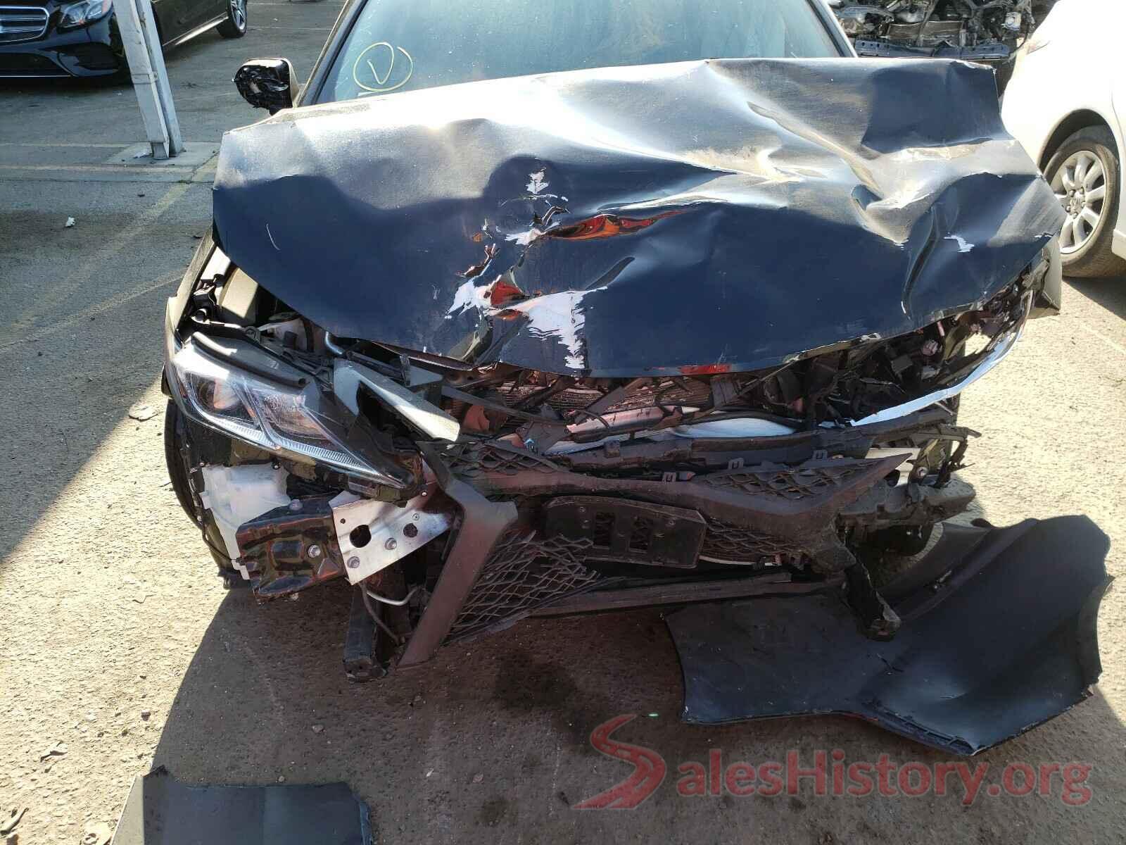 4T1B11HK4JU081379 2018 TOYOTA CAMRY