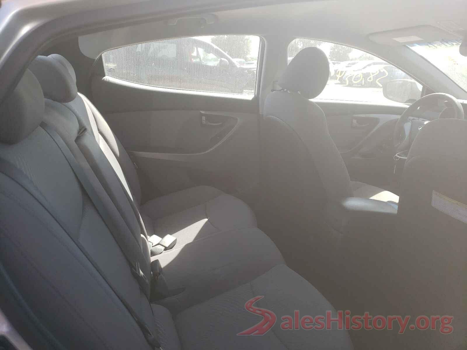 5NPDH4AE4GH727215 2016 HYUNDAI ELANTRA