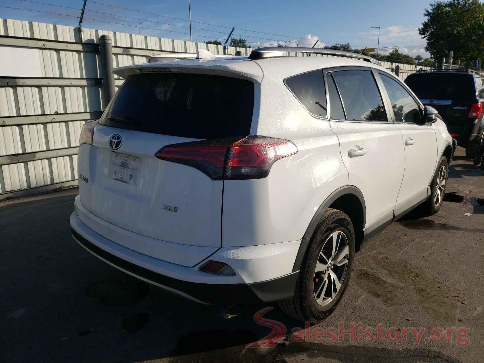 2T3WFREV3JW421113 2018 TOYOTA RAV4