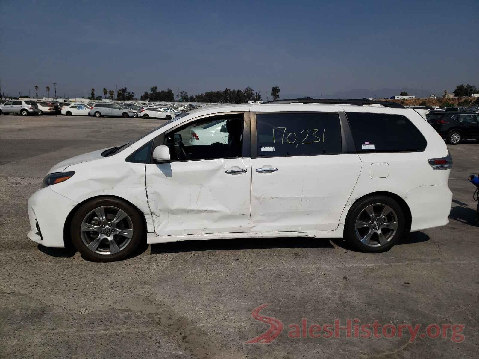 5TDXZ3DC9KS002467 2019 TOYOTA SIENNA