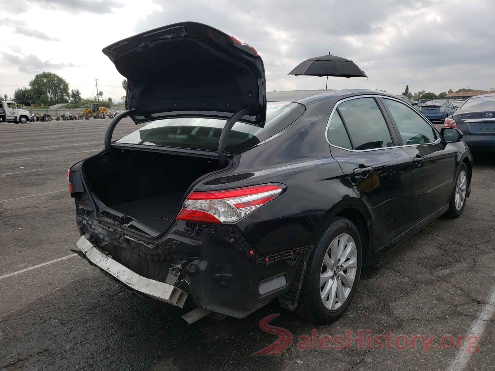 4T1B11HK1JU606060 2018 TOYOTA CAMRY