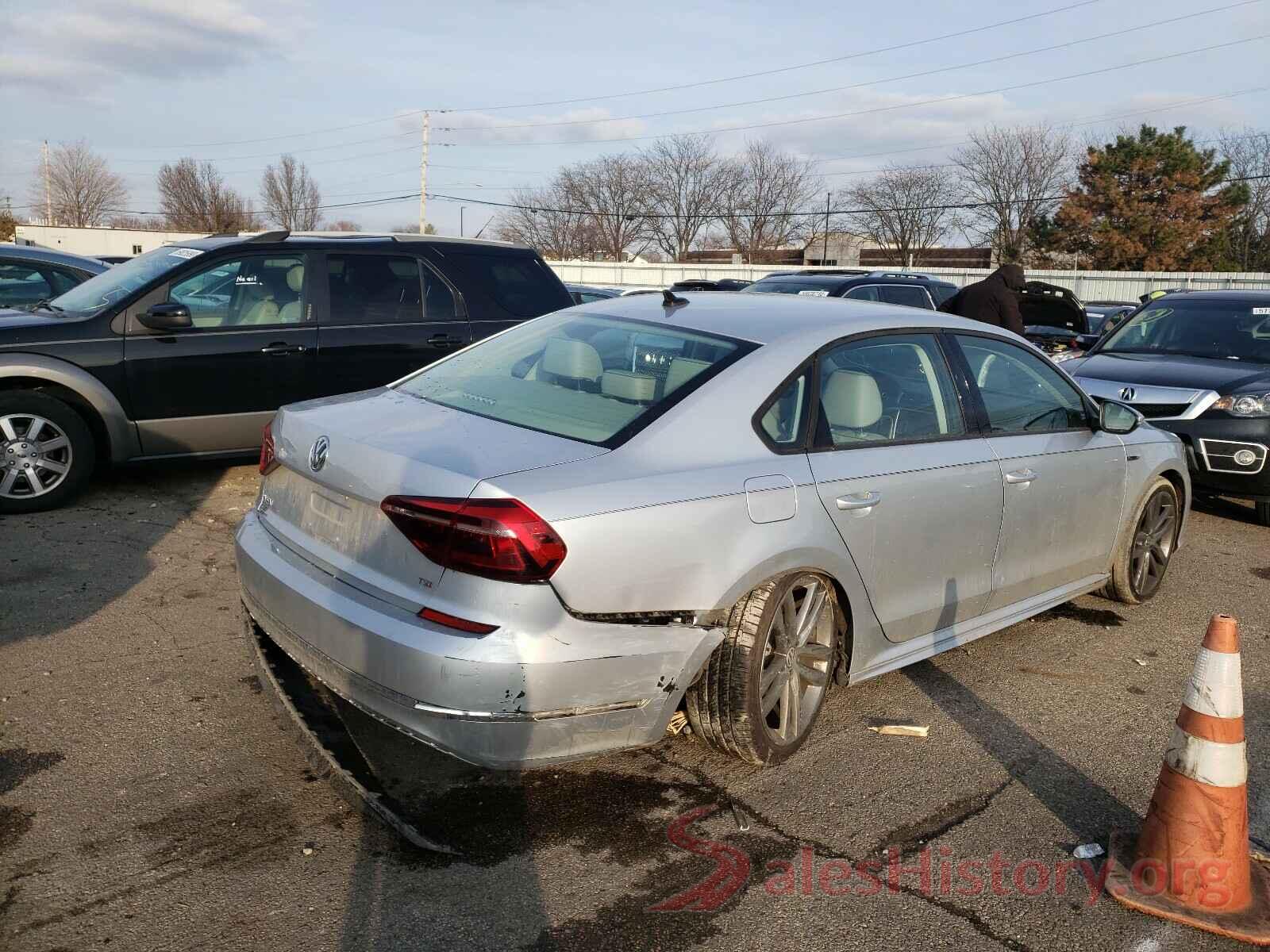 1VWAA7A33JC020677 2018 VOLKSWAGEN PASSAT