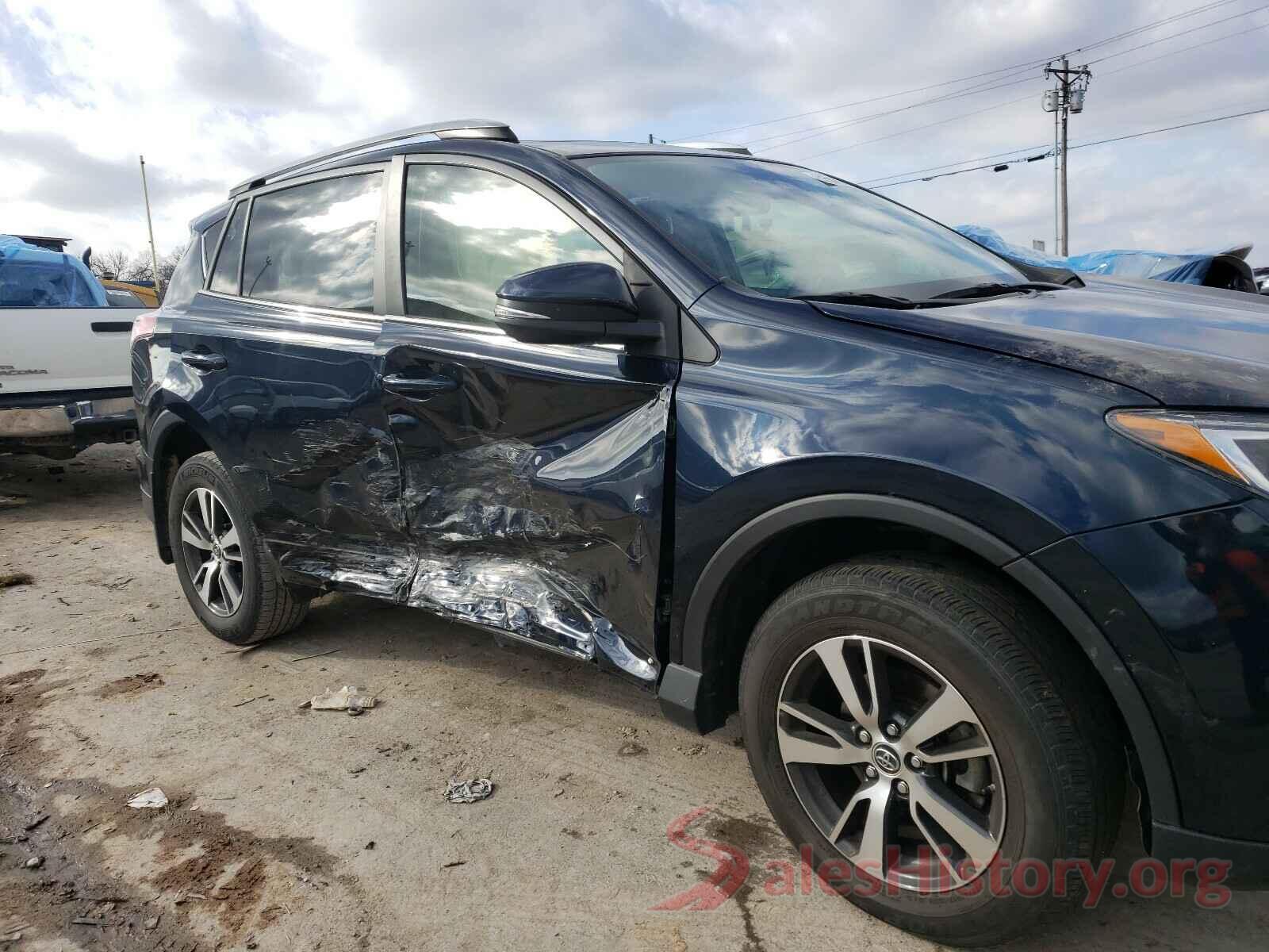 JTMWFREV7HD102353 2017 TOYOTA RAV4