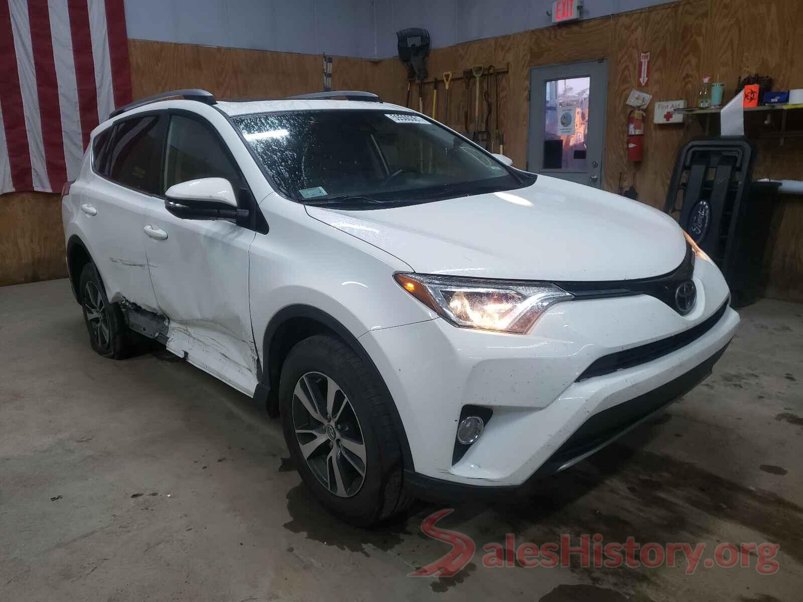 JTMRFREV9HJ131643 2017 TOYOTA RAV4