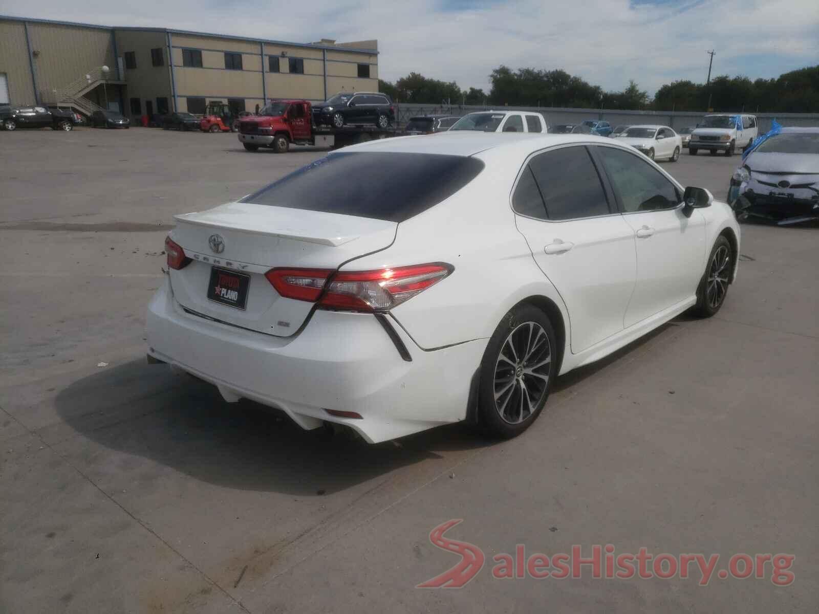 JTNB11HK5J3069134 2018 TOYOTA CAMRY