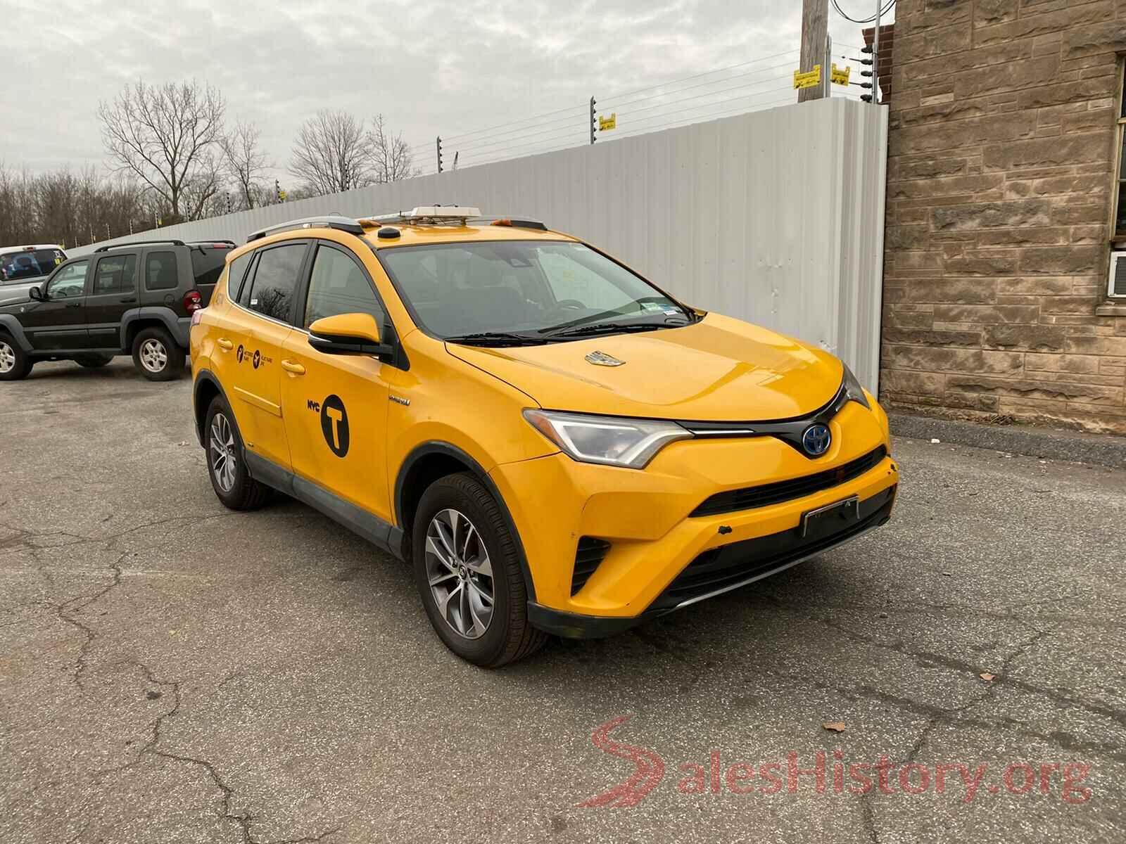 JTMRJREV5HD109099 2017 TOYOTA RAV4