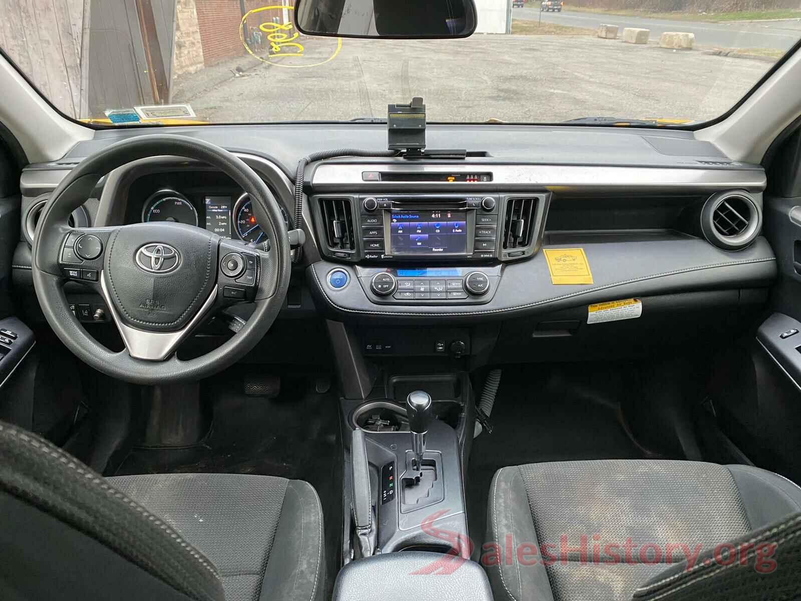 JTMRJREV5HD109099 2017 TOYOTA RAV4