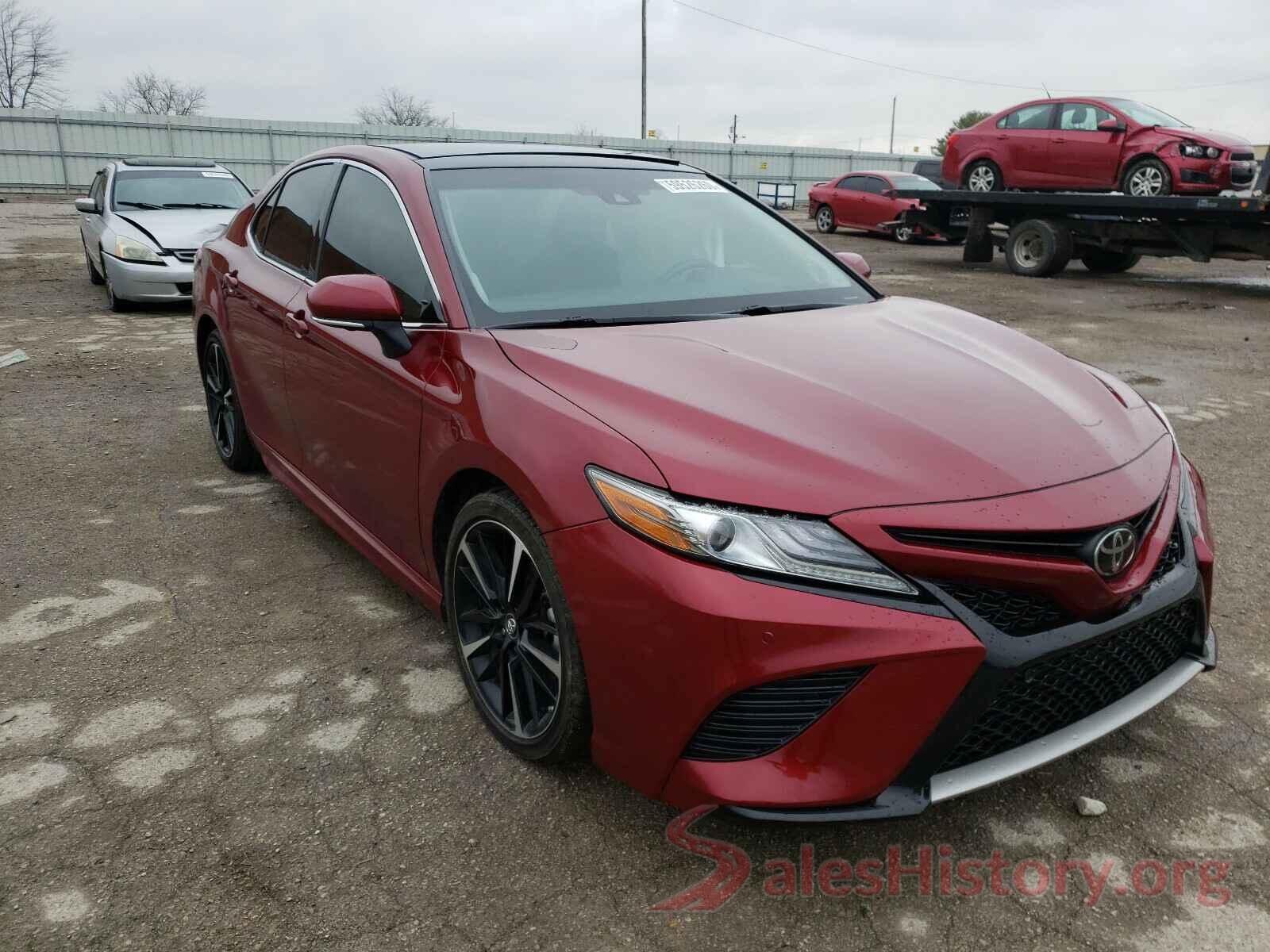 4T1B61HK1JU554477 2018 TOYOTA CAMRY