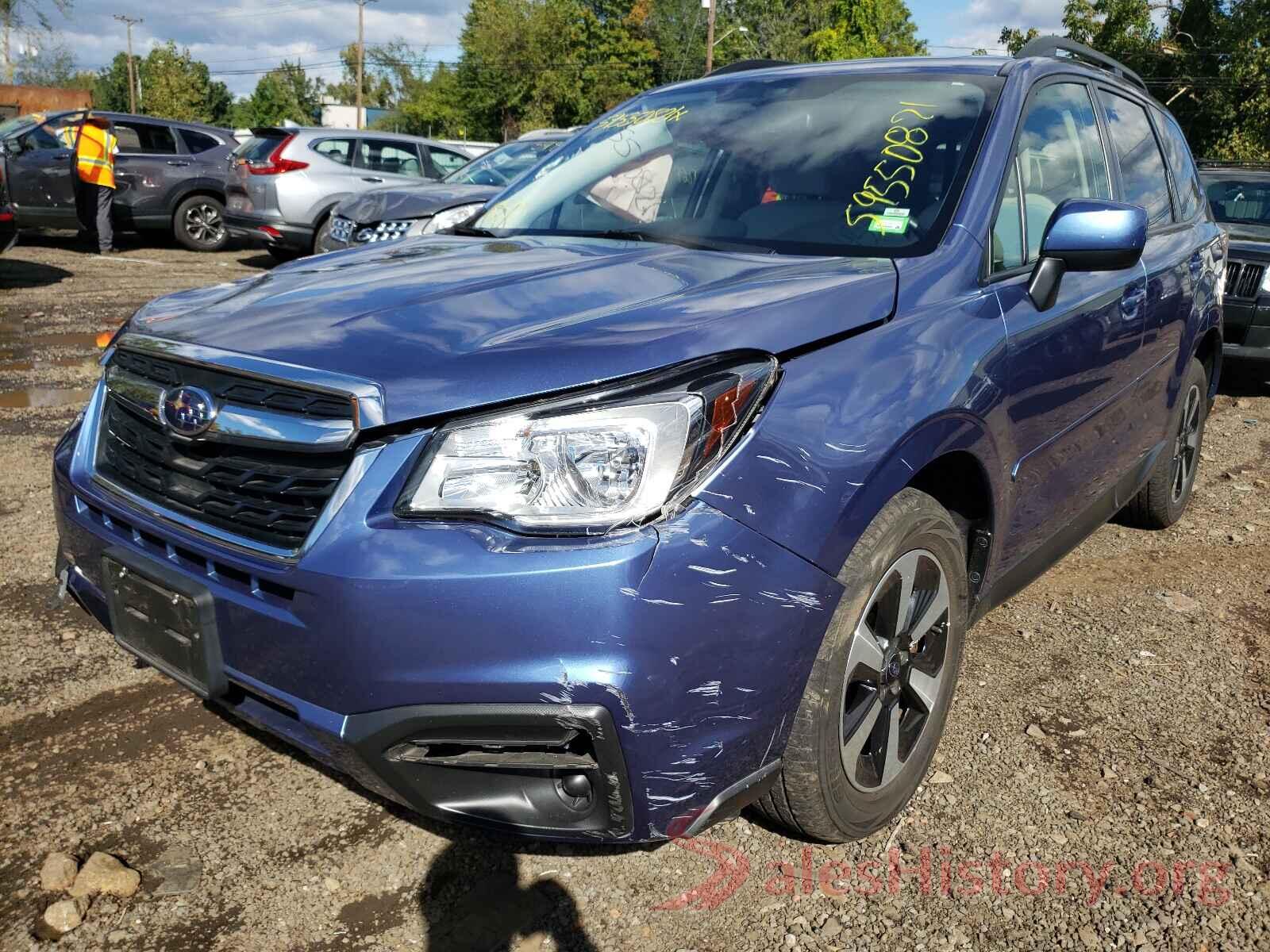 JF2SJAEC3JH520504 2018 SUBARU FORESTER