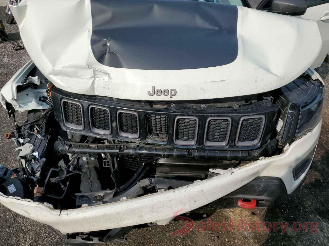 3C4NJDDB7KT668695 2019 JEEP COMPASS