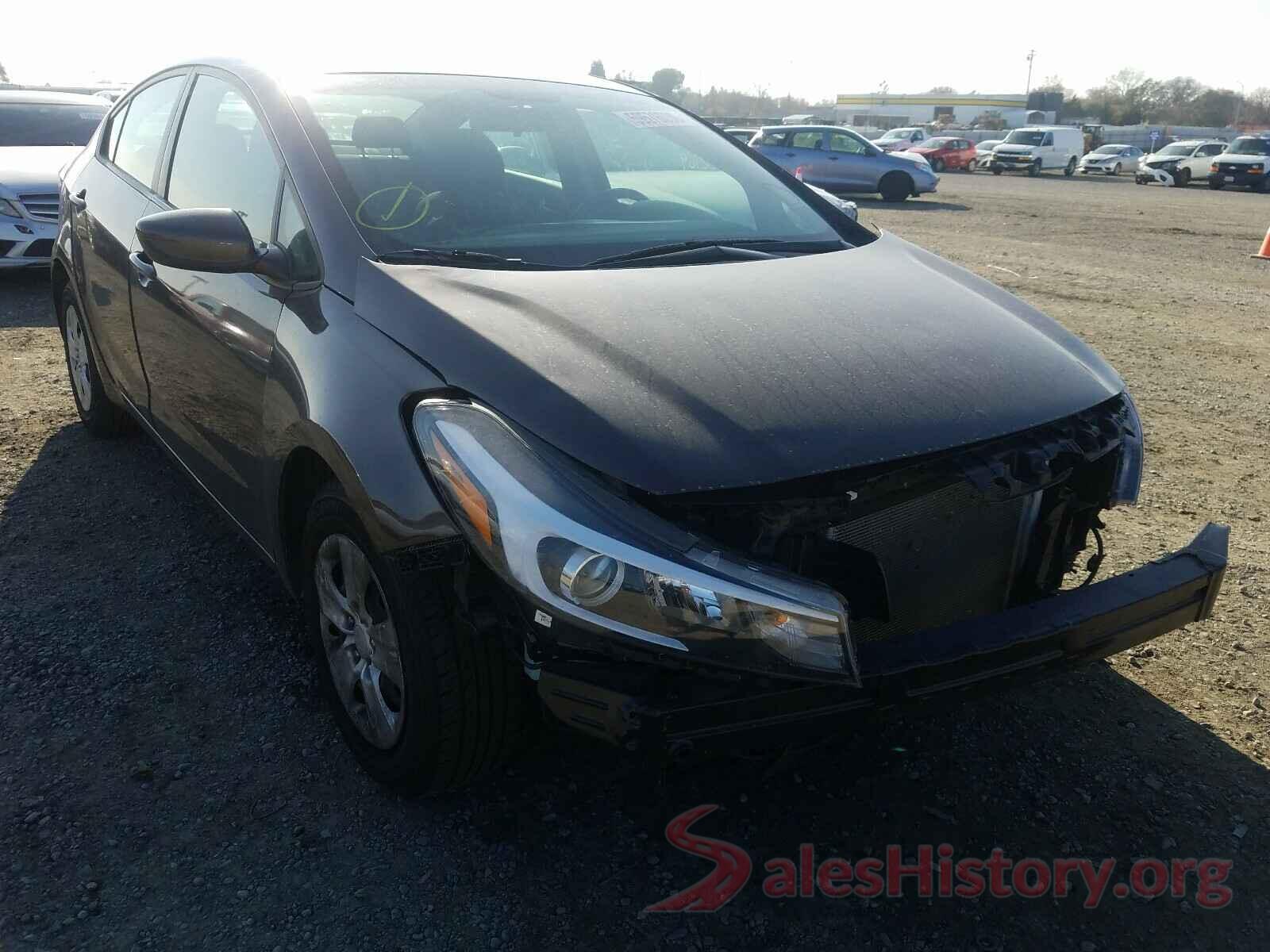 3KPFK4A76JE167415 2018 KIA FORTE