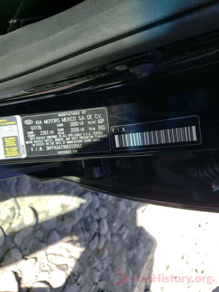 3KPFK4A79HE019561 2017 KIA FORTE