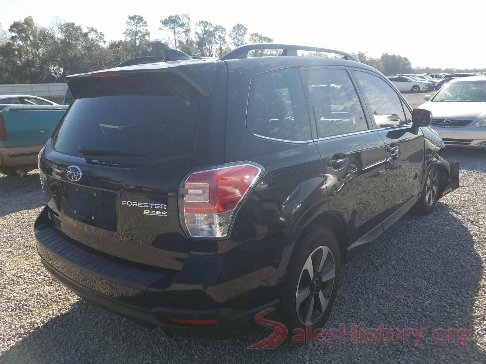 JF2SJARC2HH431611 2017 SUBARU FORESTER