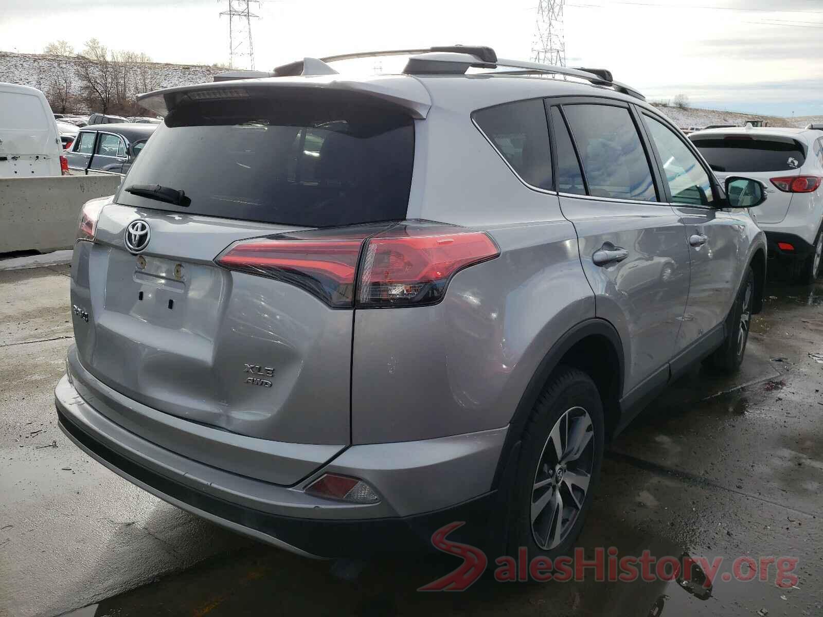 2T3RFREV1JW743729 2018 TOYOTA RAV4