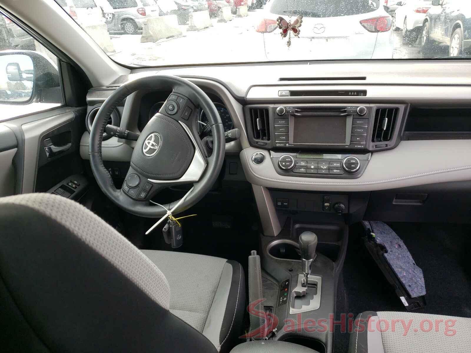 2T3RFREV1JW743729 2018 TOYOTA RAV4