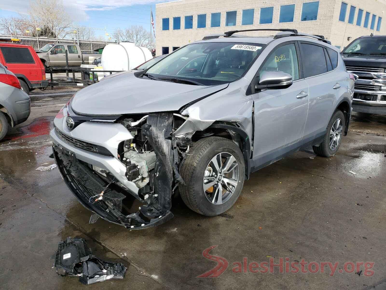 2T3RFREV1JW743729 2018 TOYOTA RAV4