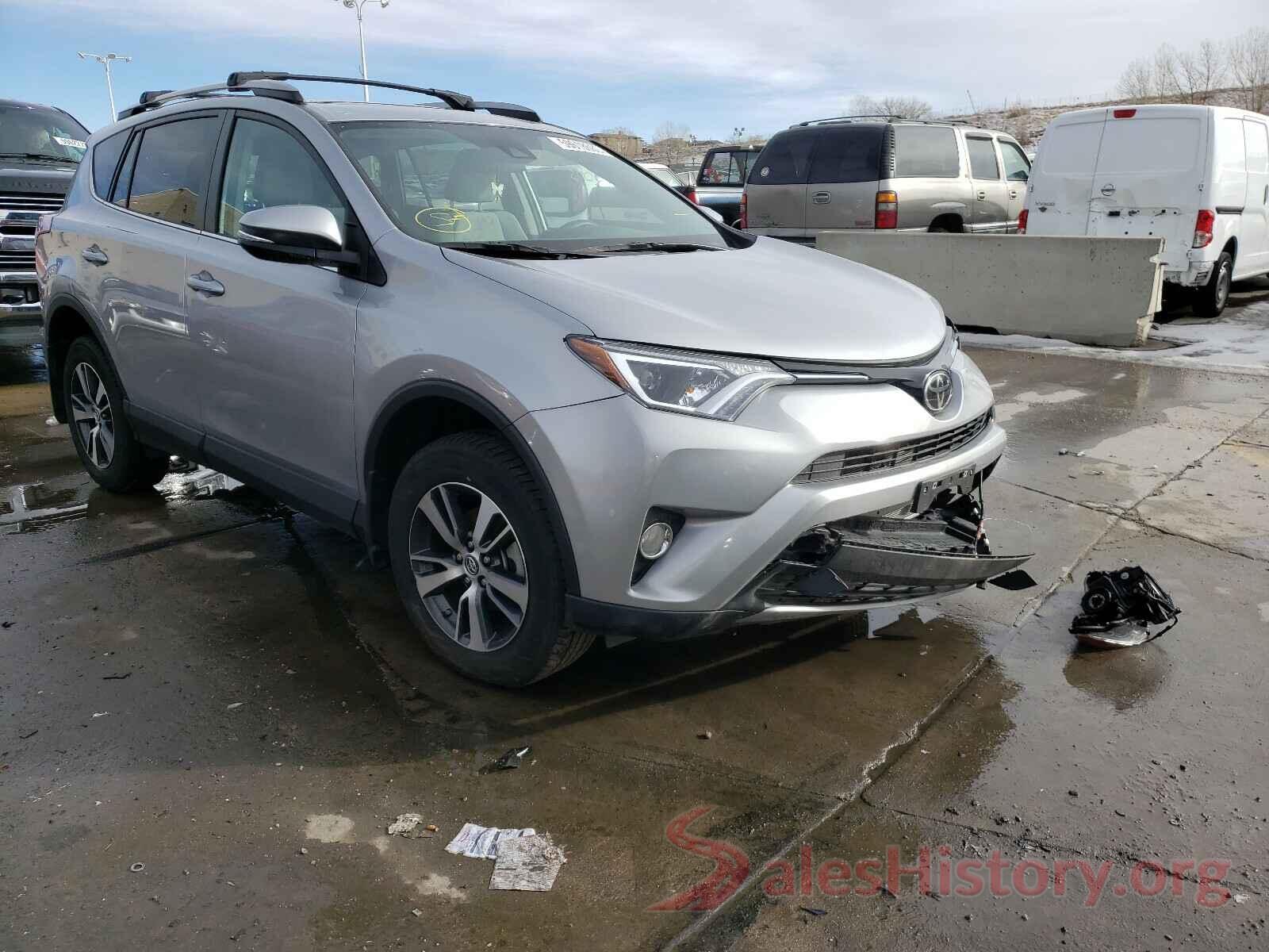 2T3RFREV1JW743729 2018 TOYOTA RAV4