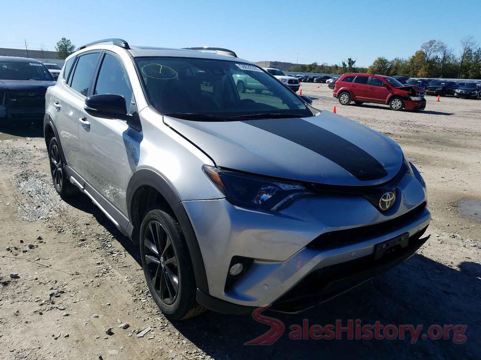 2T3RFREV3JW765134 2018 TOYOTA RAV4