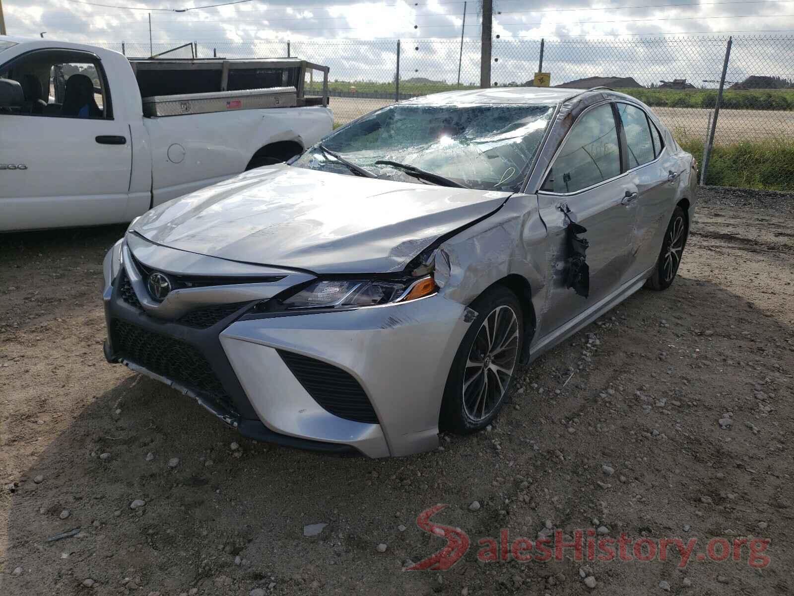 4T1B11HKXKU207102 2019 TOYOTA CAMRY