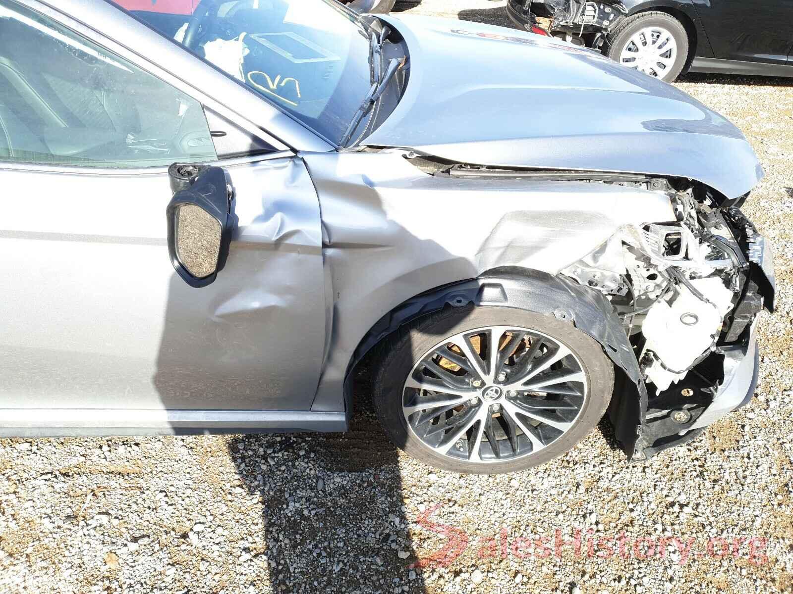 4T1B11HK9JU154908 2018 TOYOTA CAMRY