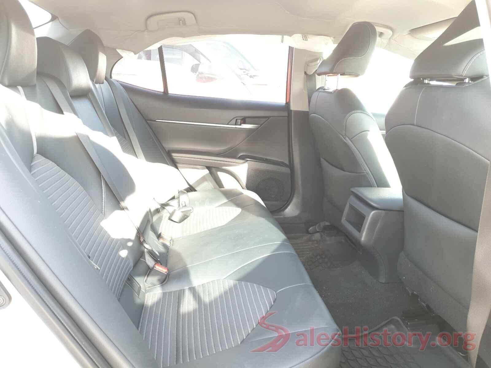 4T1B11HK9JU154908 2018 TOYOTA CAMRY