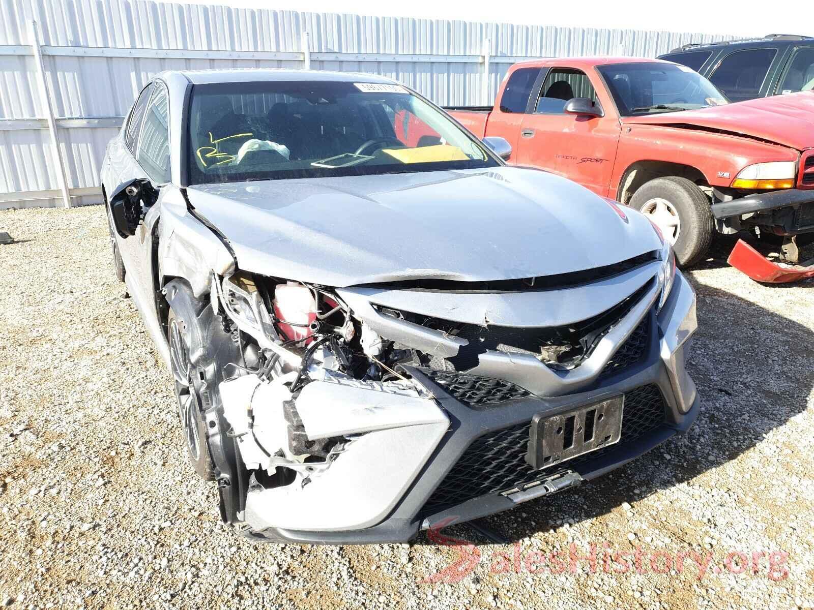 4T1B11HK9JU154908 2018 TOYOTA CAMRY