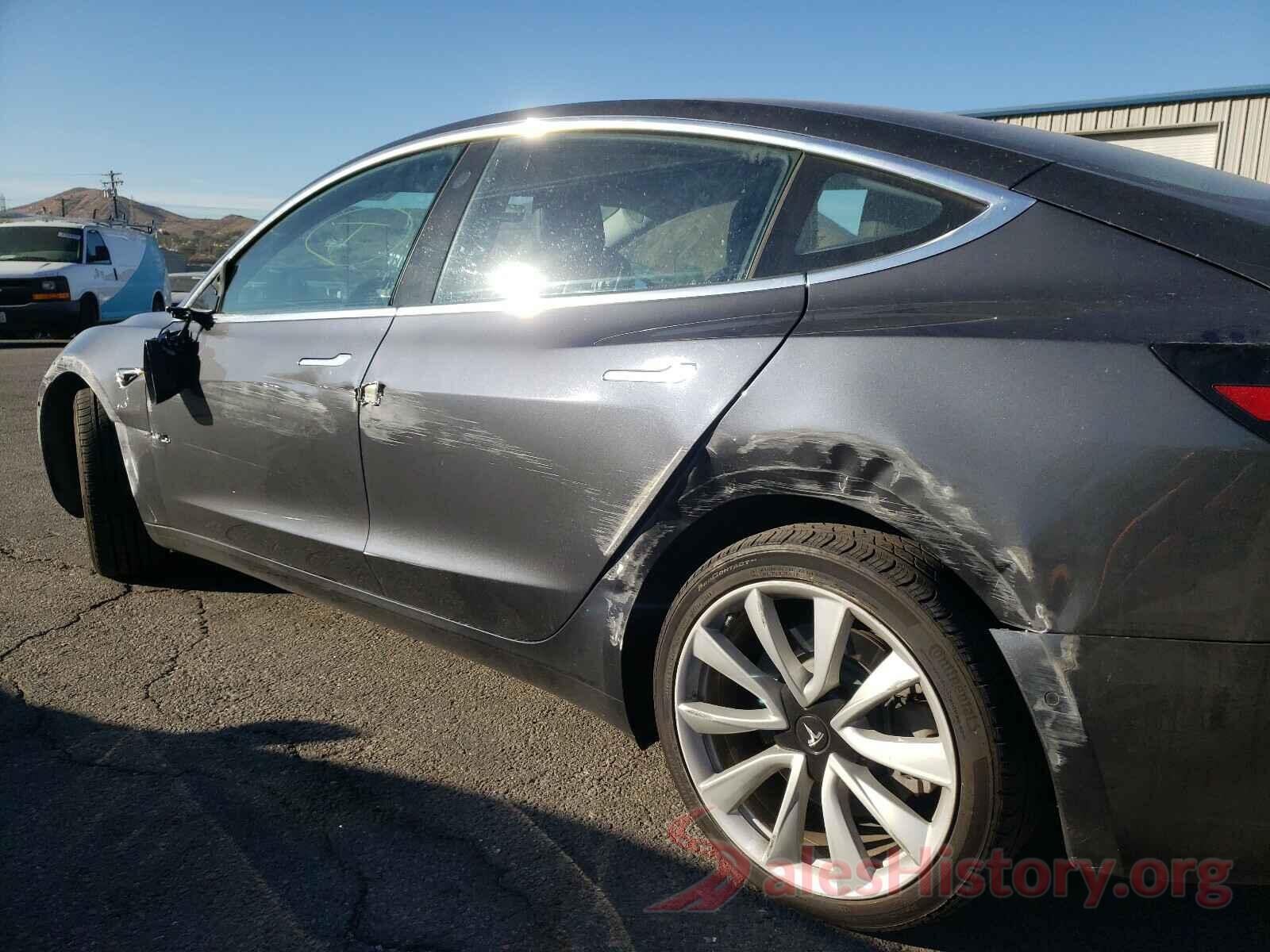 5YJ3E1EBXJF091005 2018 TESLA MODEL 3