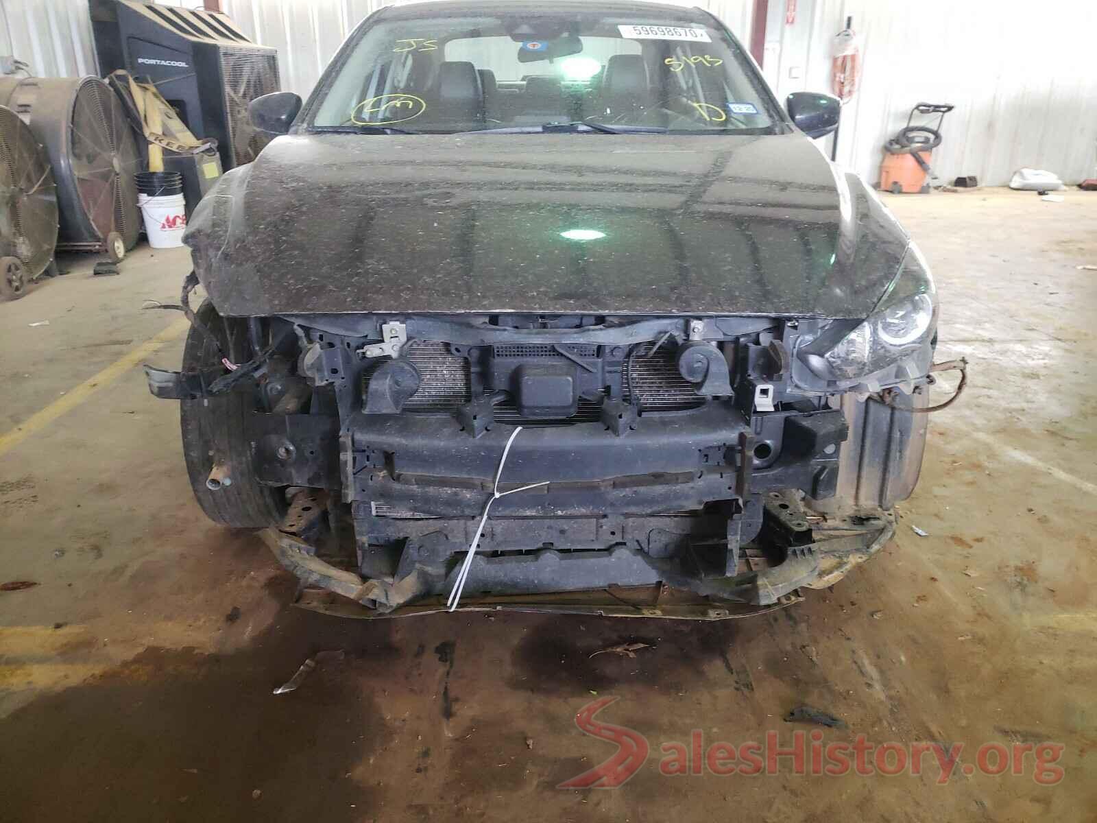 3MZBN1V37JM185193 2018 MAZDA 3