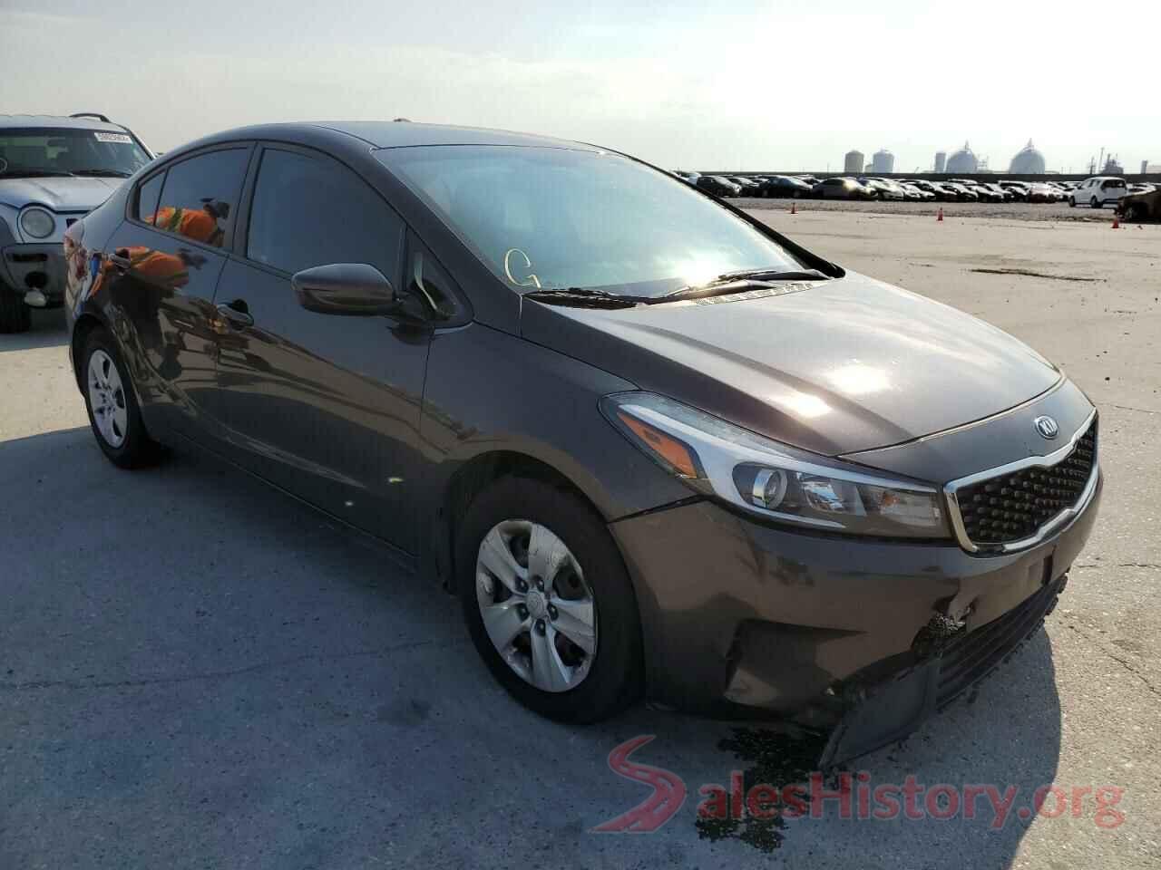 3KPFK4A76JE208349 2018 KIA FORTE