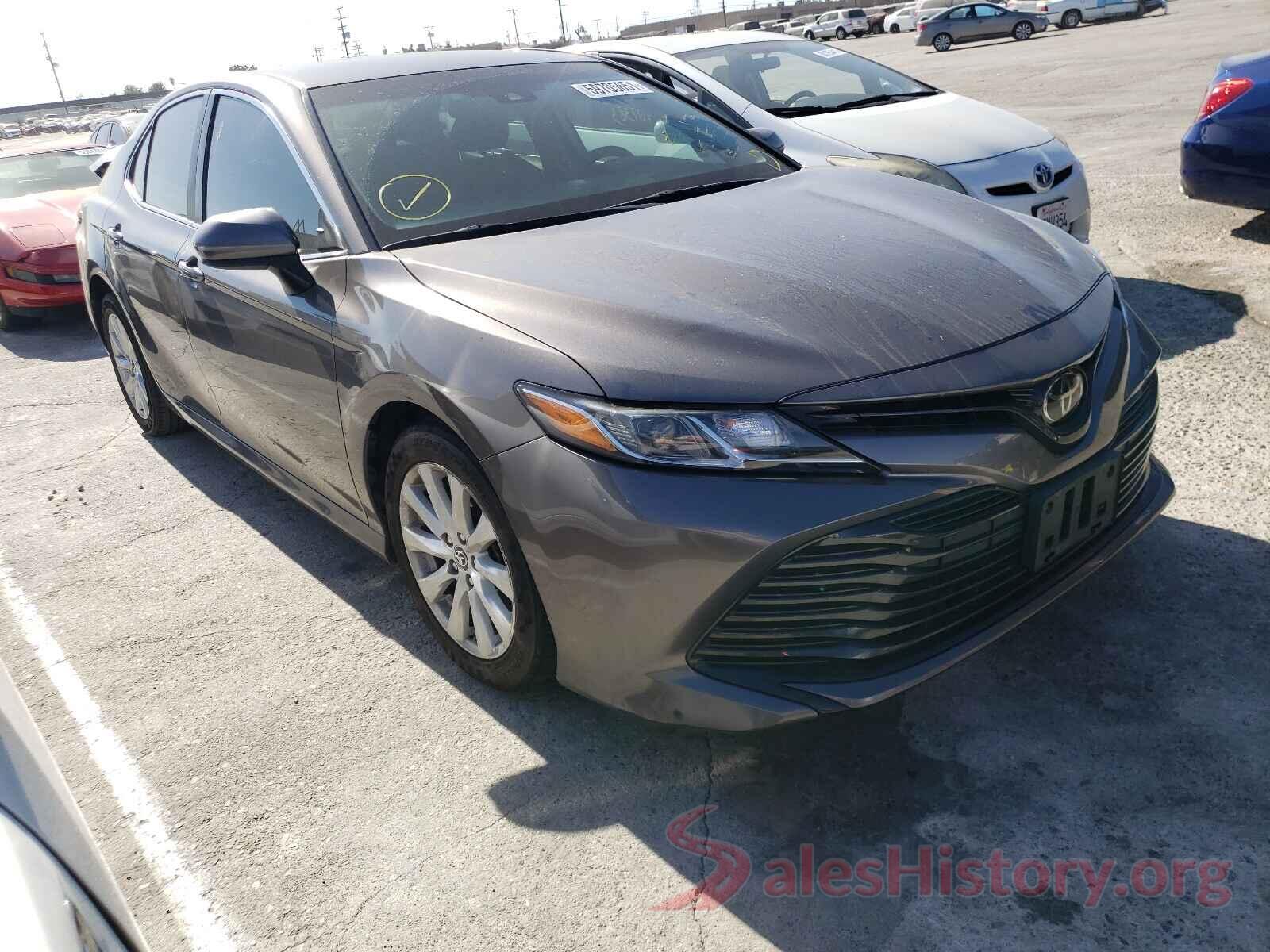 4T1B11HK1JU057198 2018 TOYOTA CAMRY