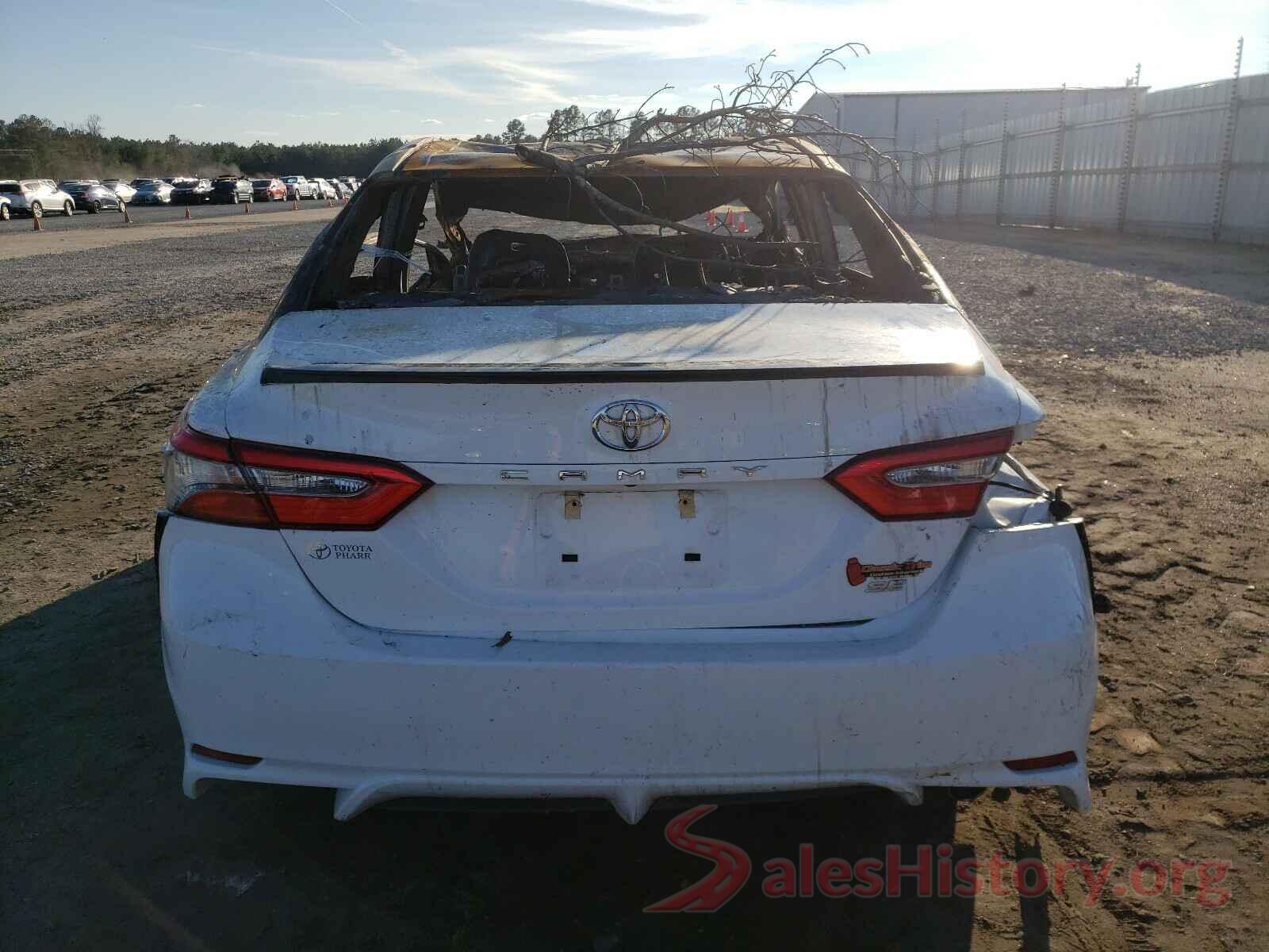 4T1B11HKXJU604727 2018 TOYOTA CAMRY