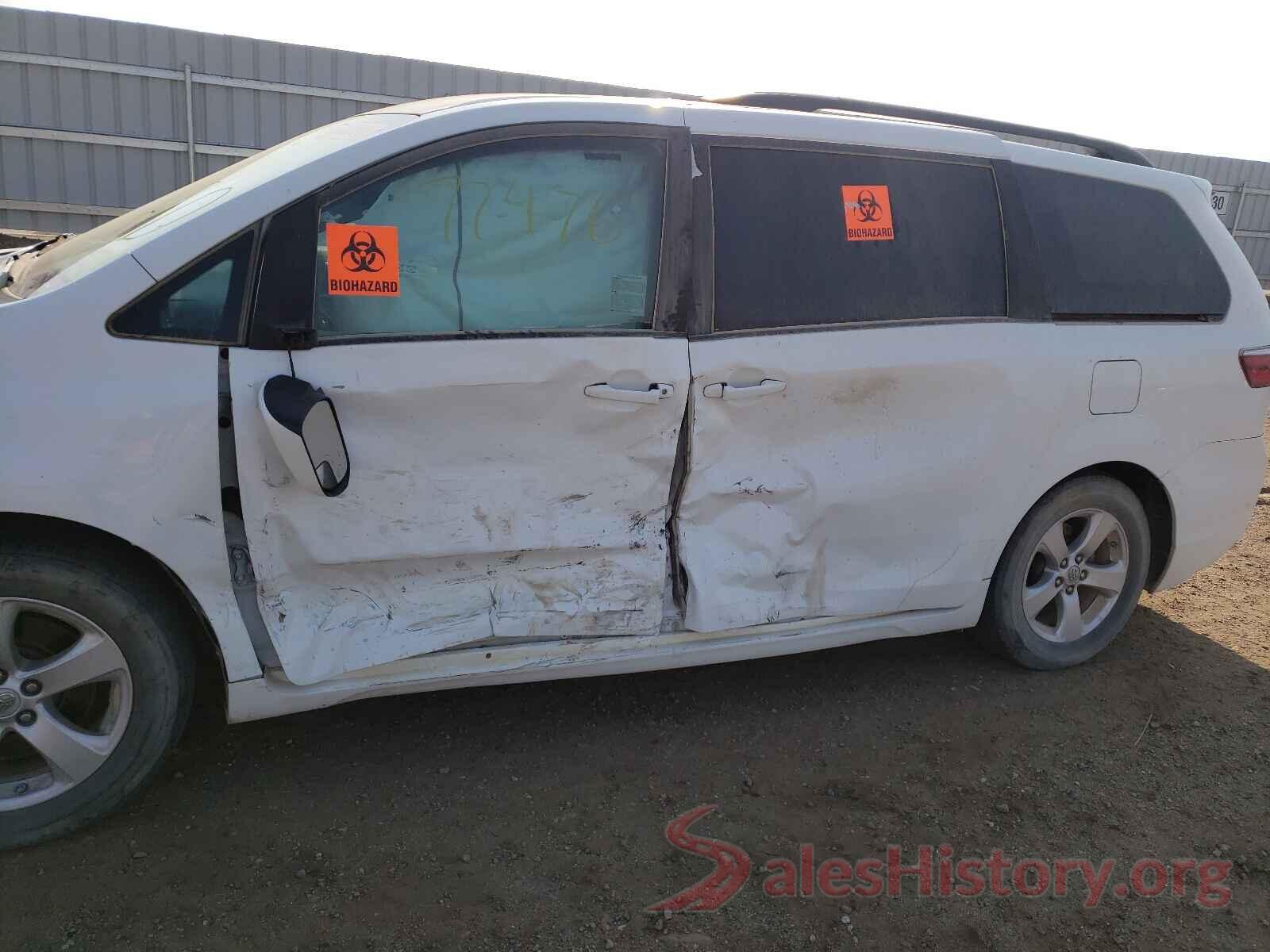 5TDKZ3DC3HS830131 2017 TOYOTA SIENNA