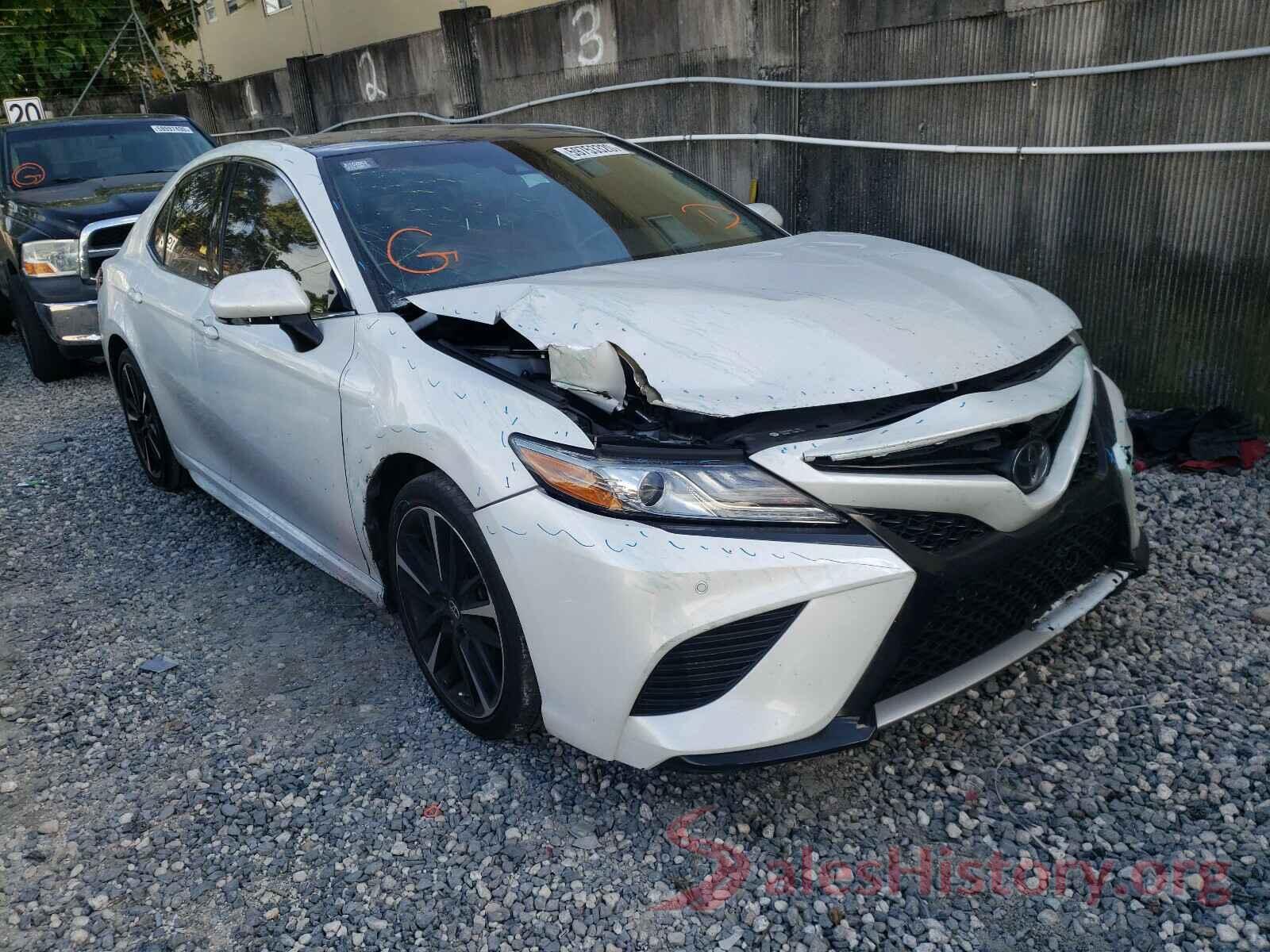 4T1B61HK4JU102863 2018 TOYOTA CAMRY