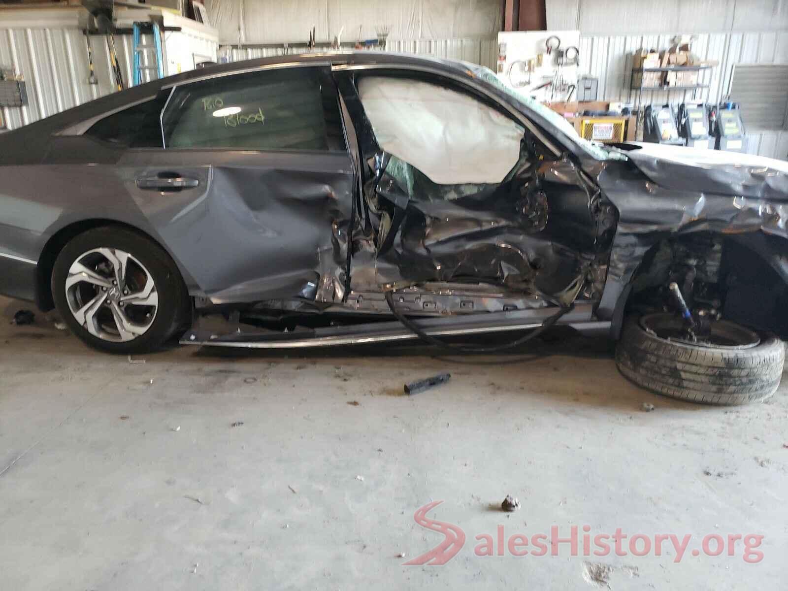 1HGCV2F56JA010882 2018 HONDA ACCORD