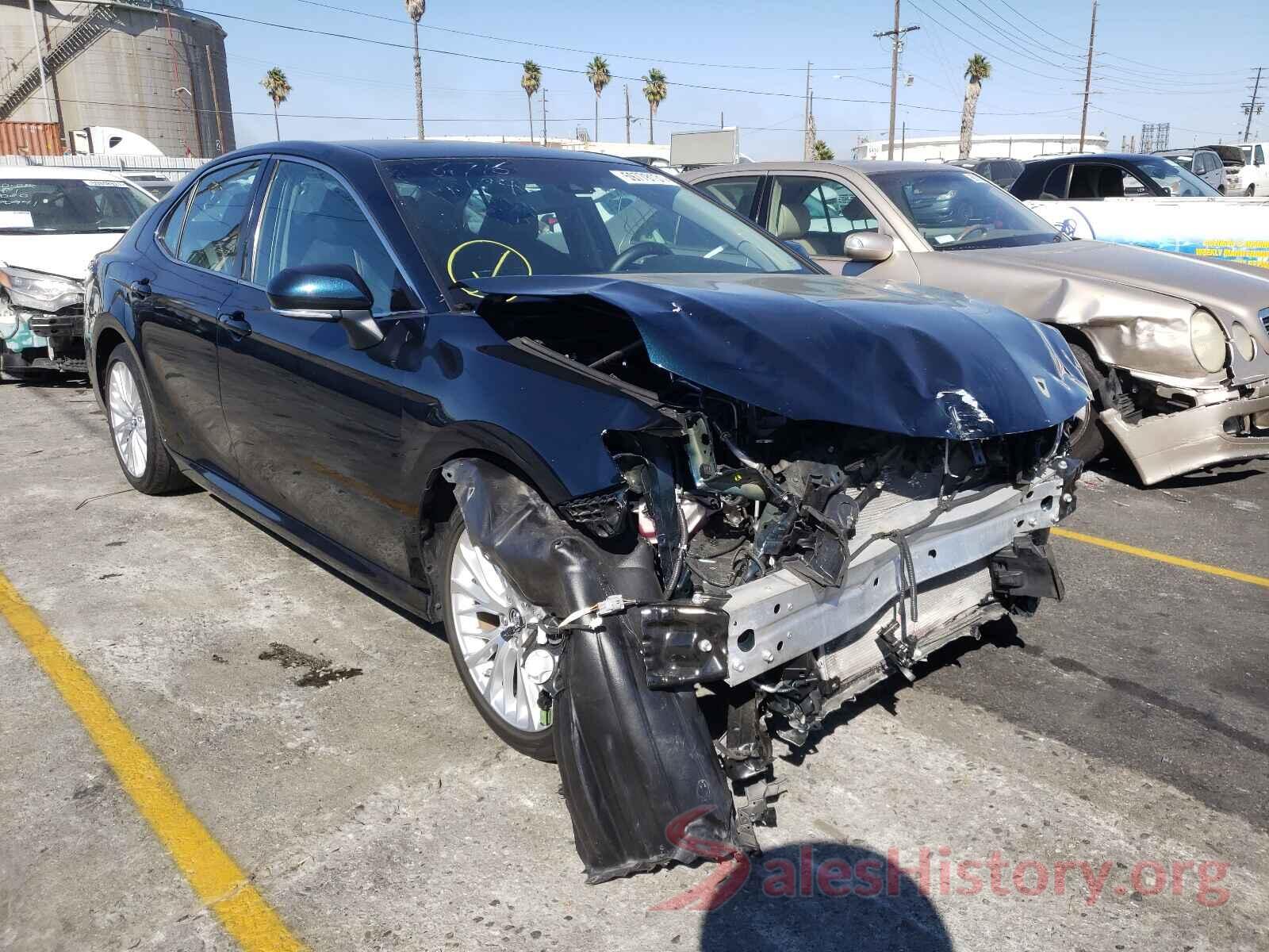 4T1B11HK6JU558572 2018 TOYOTA CAMRY