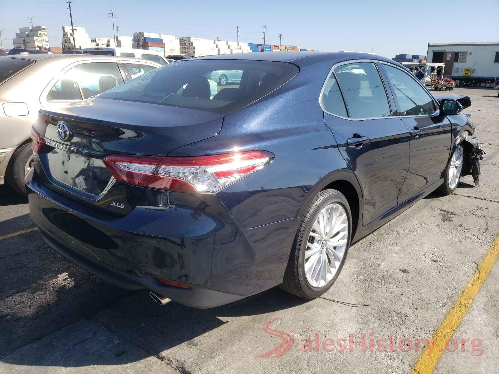 4T1B11HK6JU558572 2018 TOYOTA CAMRY