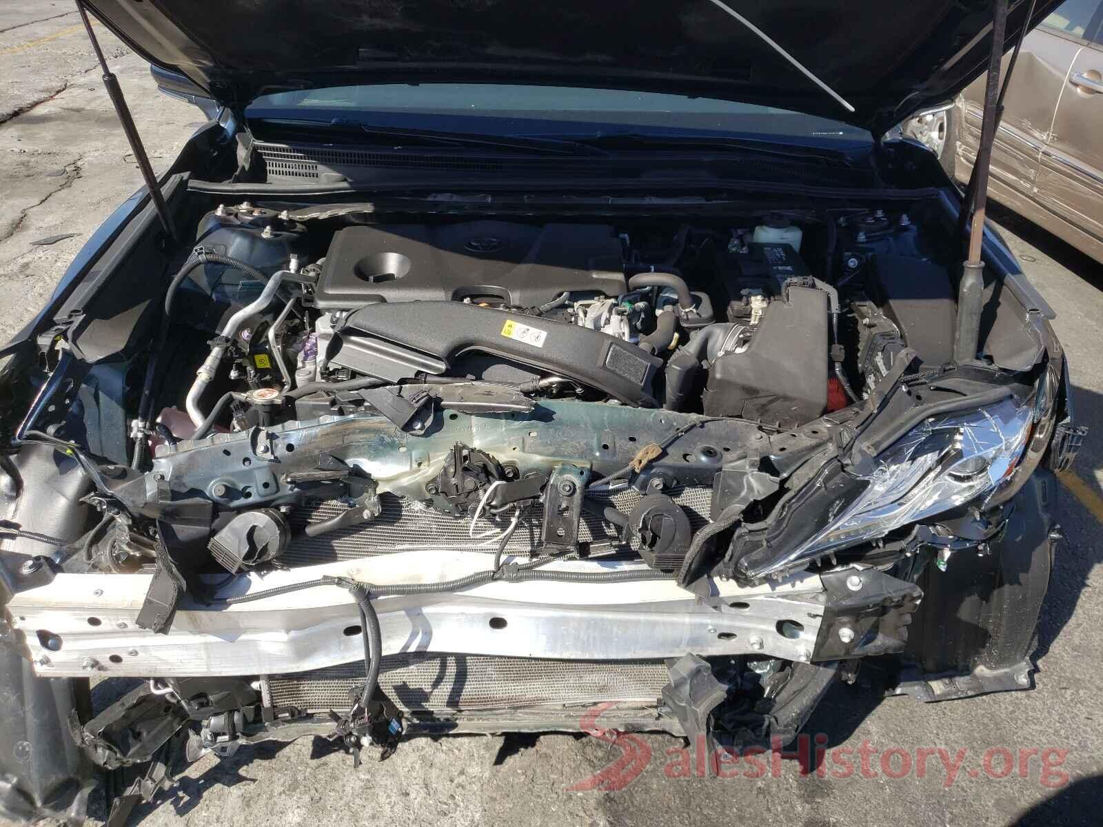 4T1B11HK6JU558572 2018 TOYOTA CAMRY