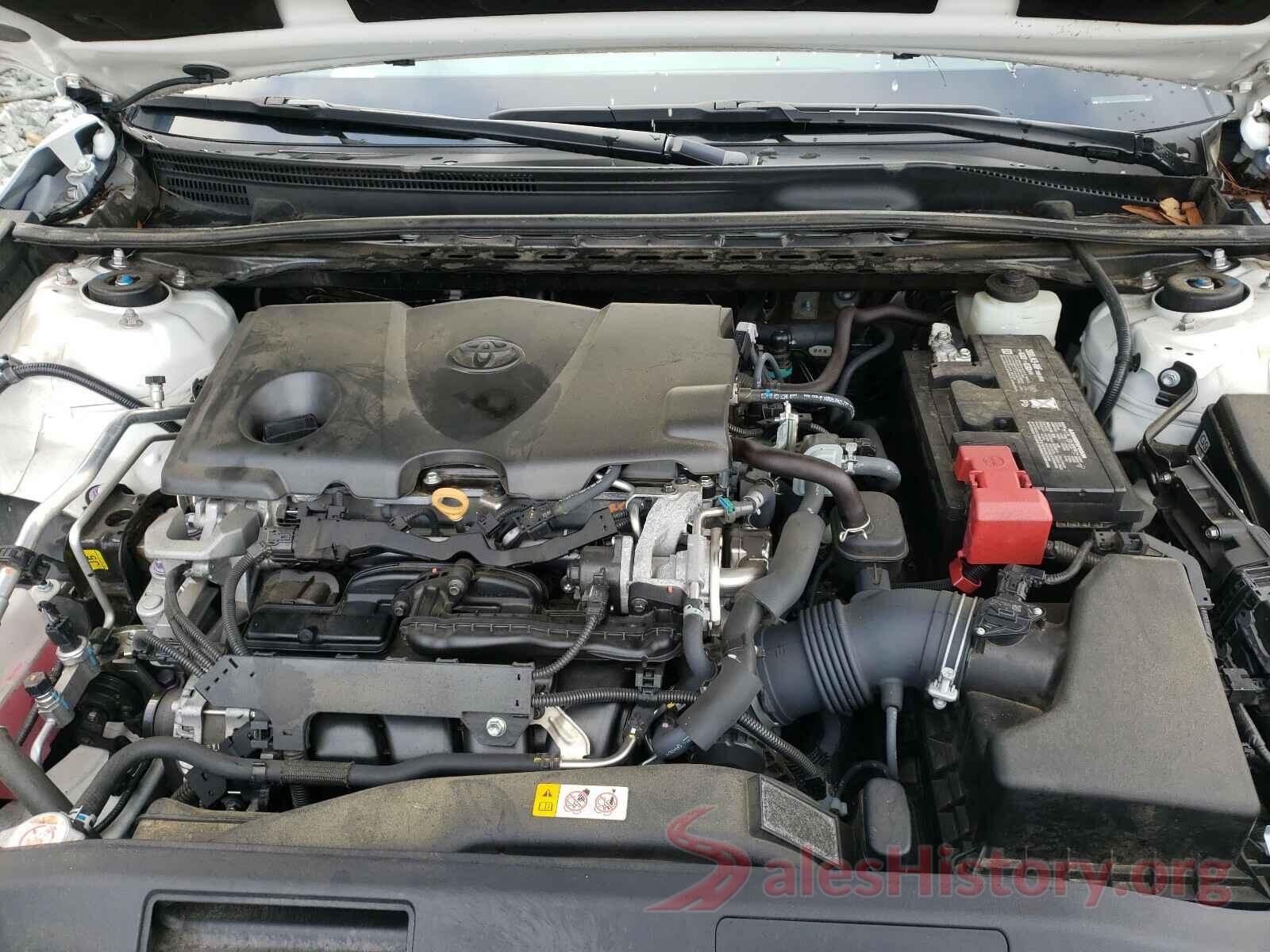 4T1B11HK2JU588944 2018 TOYOTA CAMRY