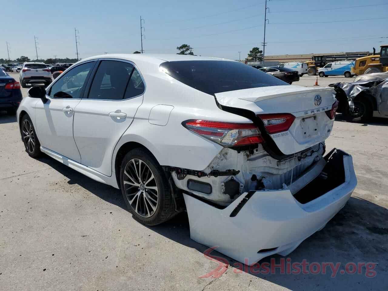 4T1B11HK1JU671488 2018 TOYOTA CAMRY