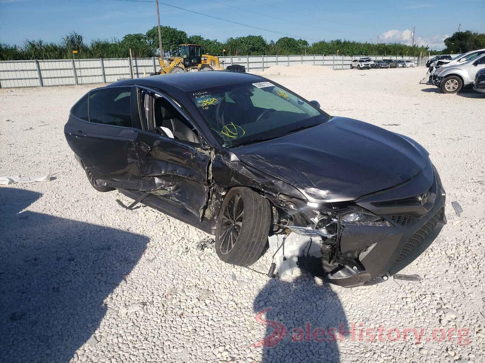 4T1B11HK4JU637710 2018 TOYOTA CAMRY