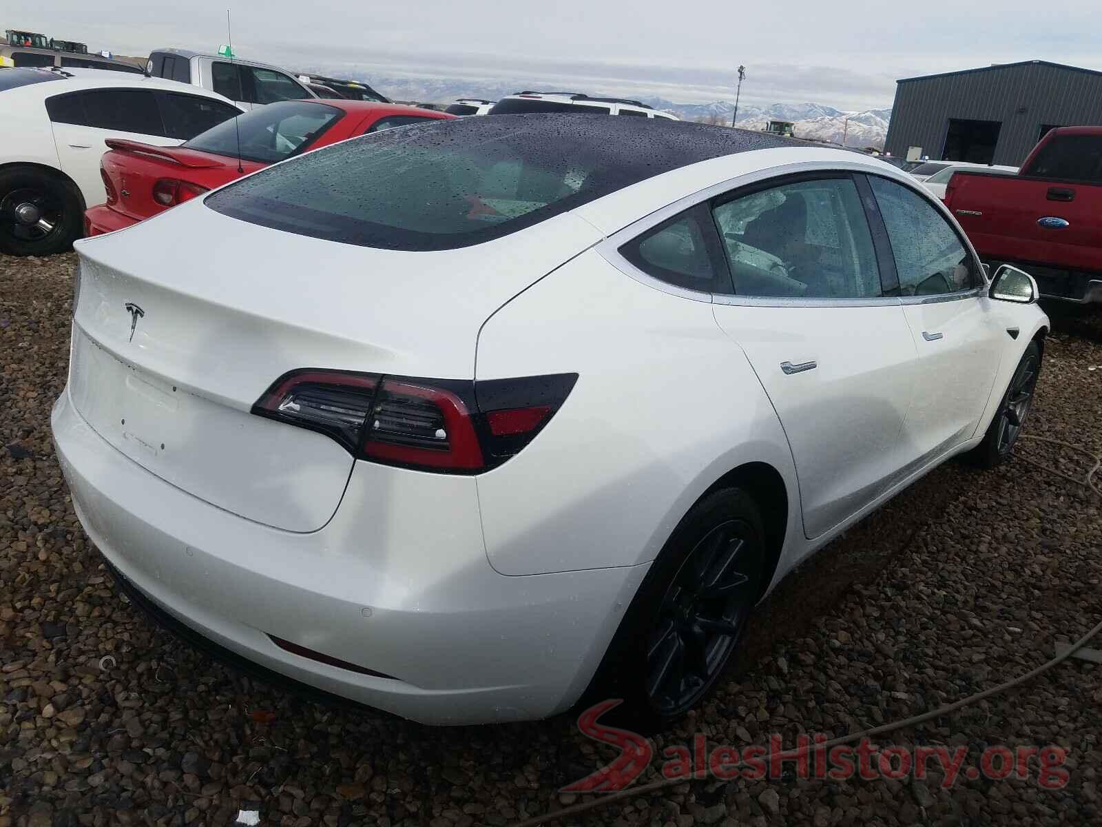 5YJ3E1EB2JF073906 2018 TESLA MODEL 3