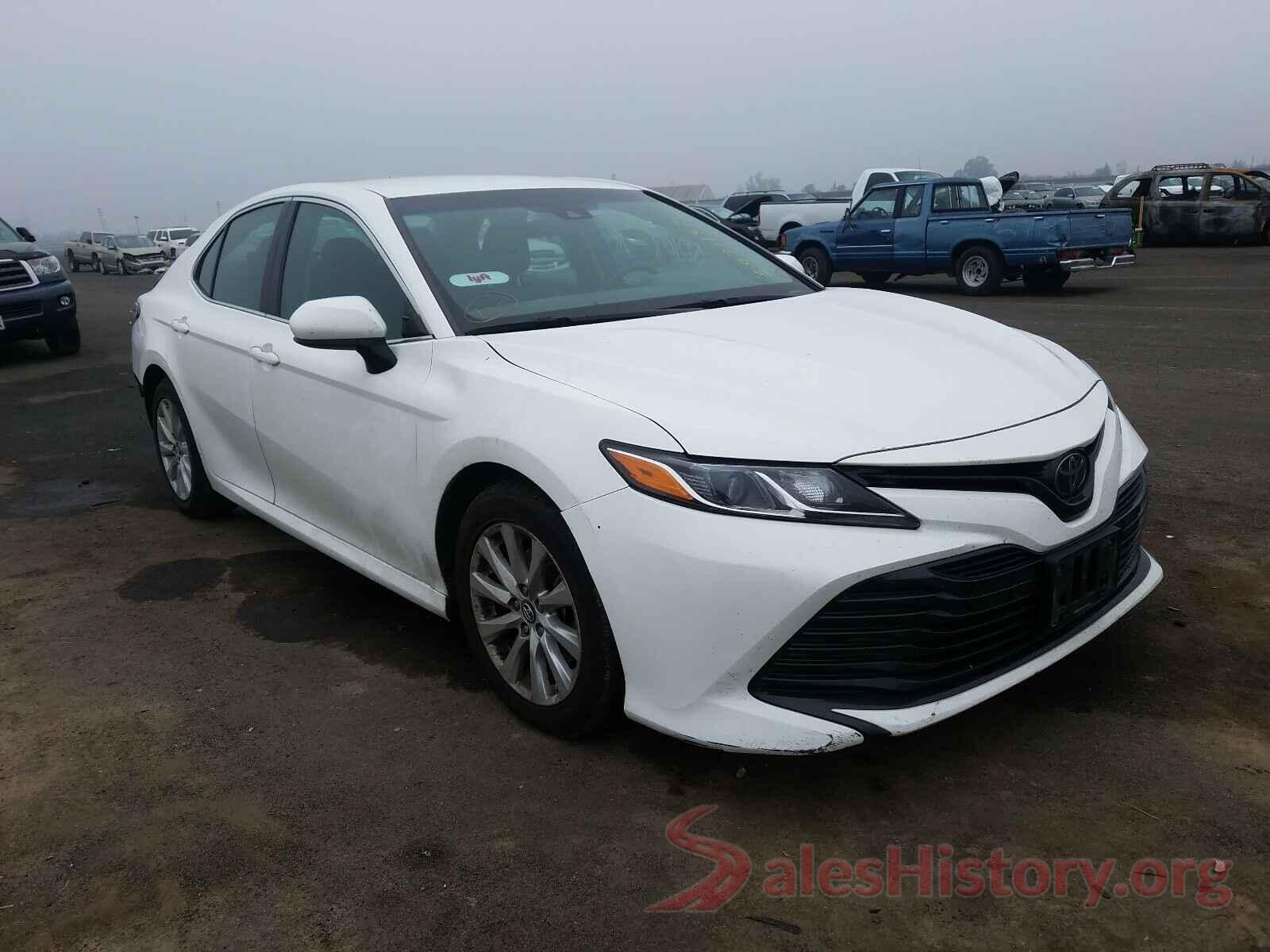 4T1B11HK7JU578667 2018 TOYOTA CAMRY