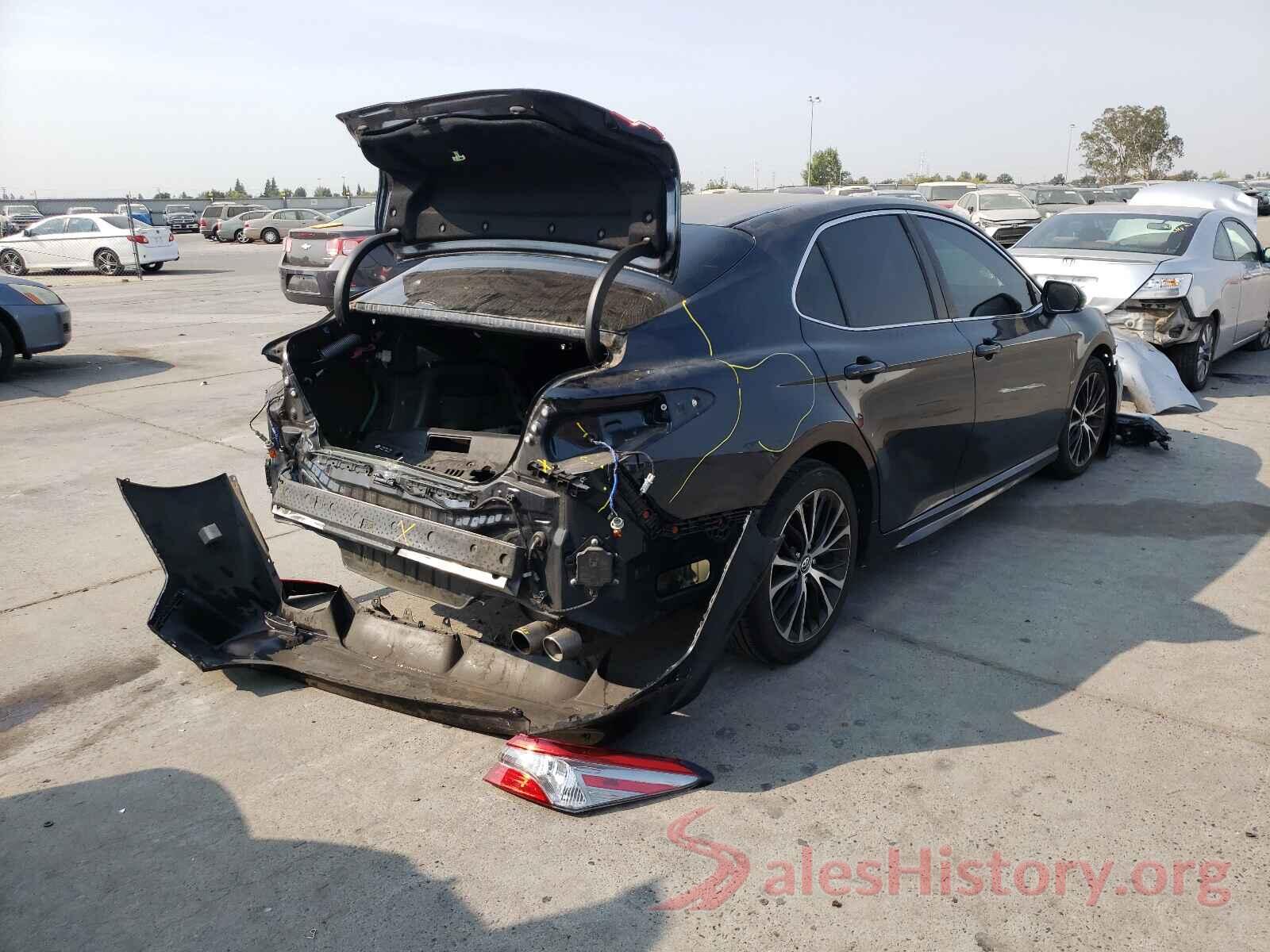 4T1B11HK4JU556044 2018 TOYOTA CAMRY