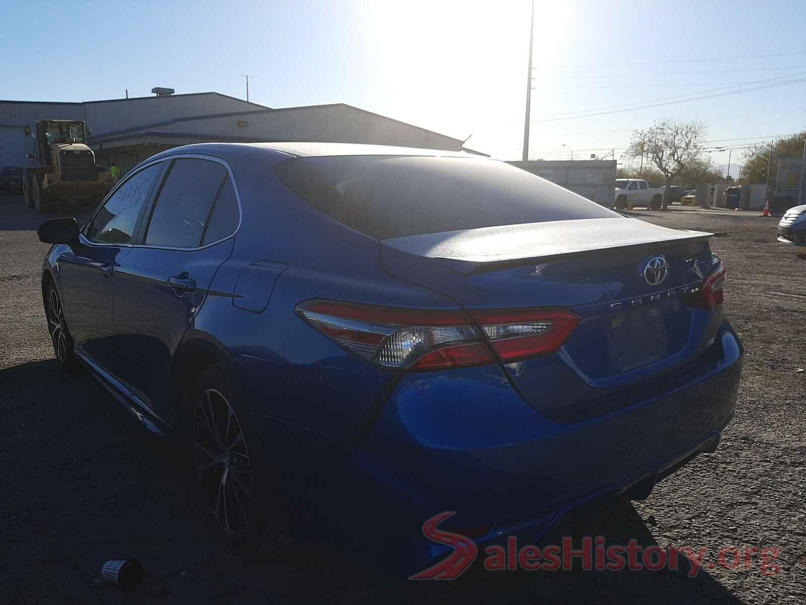 4T1B11HK1JU007174 2018 TOYOTA CAMRY