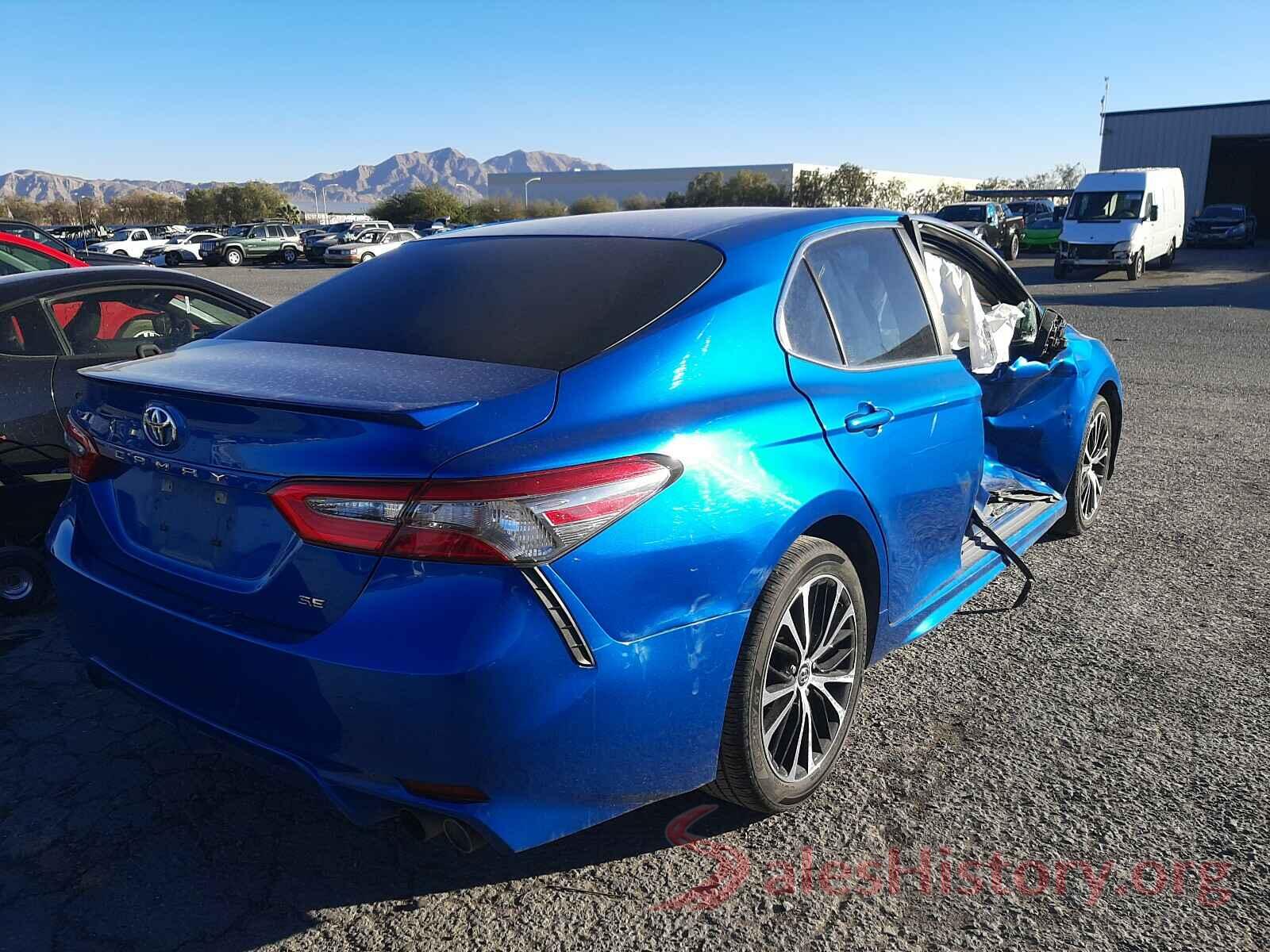 4T1B11HK1JU007174 2018 TOYOTA CAMRY