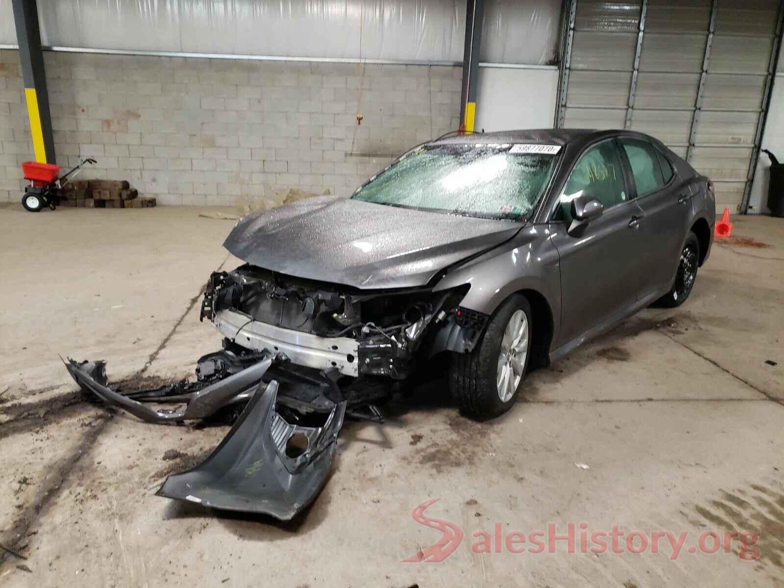 4T1B11HK7JU097530 2018 TOYOTA CAMRY