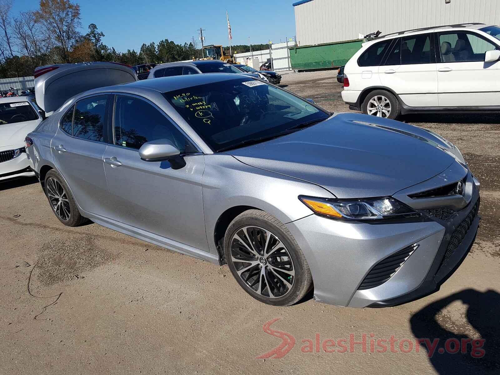 4T1B11HK1JU669739 2018 TOYOTA CAMRY